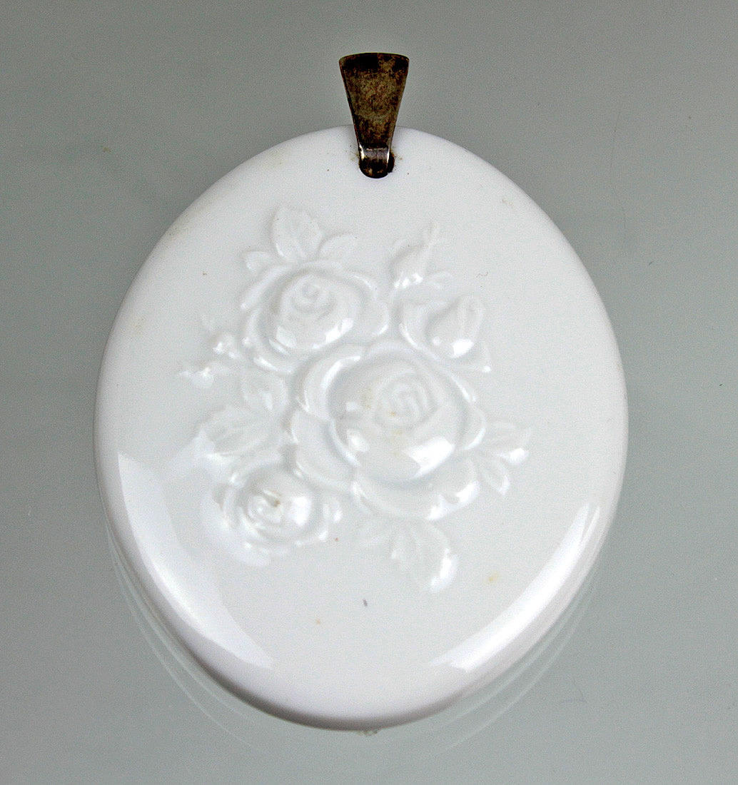 MEISSEN PORZELLAN ANHÄNGER.