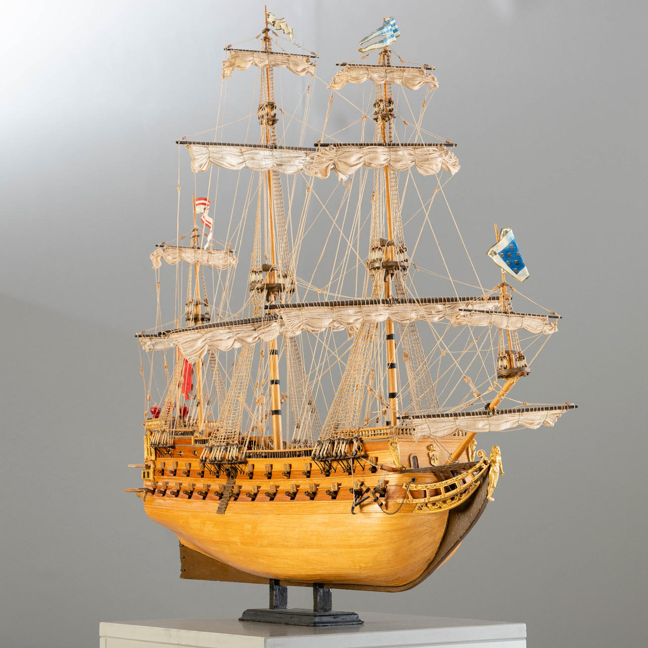 Modelo de soporte de barco de "Le Mirage".