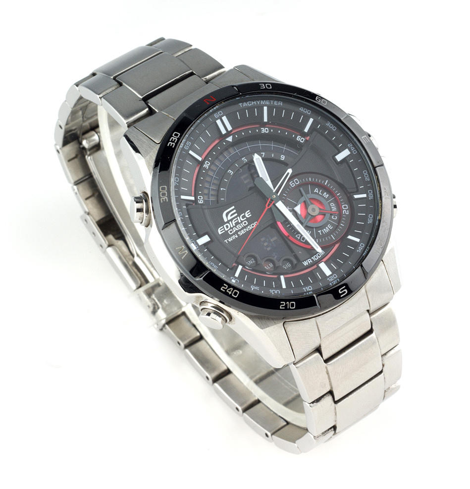 Casio Edifice Twinn Sensor stålklocka med ersättningslänkar.