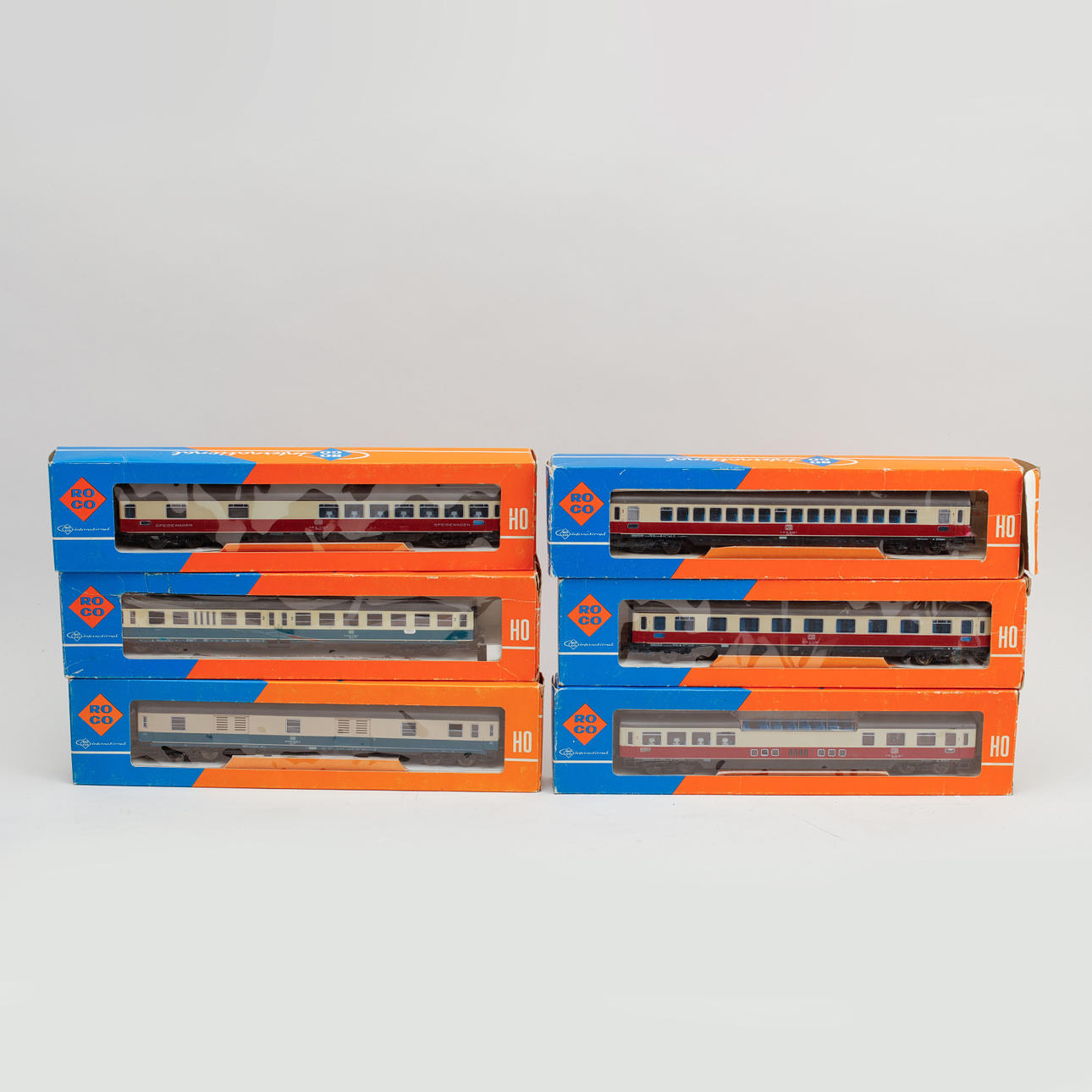 ROCO, lok och vagnar, räls.