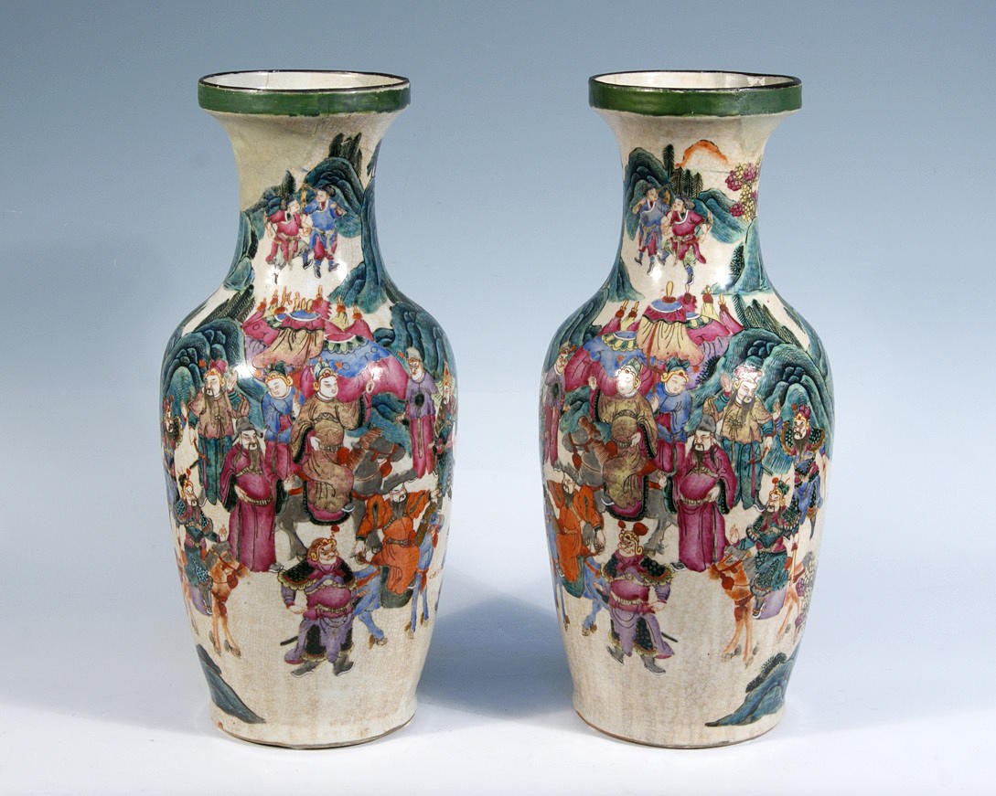 NÅGRA BALUSTER VASER. Kina, Qingdynastin. Troligen mitten av 1800-talet (Xianfeng period).