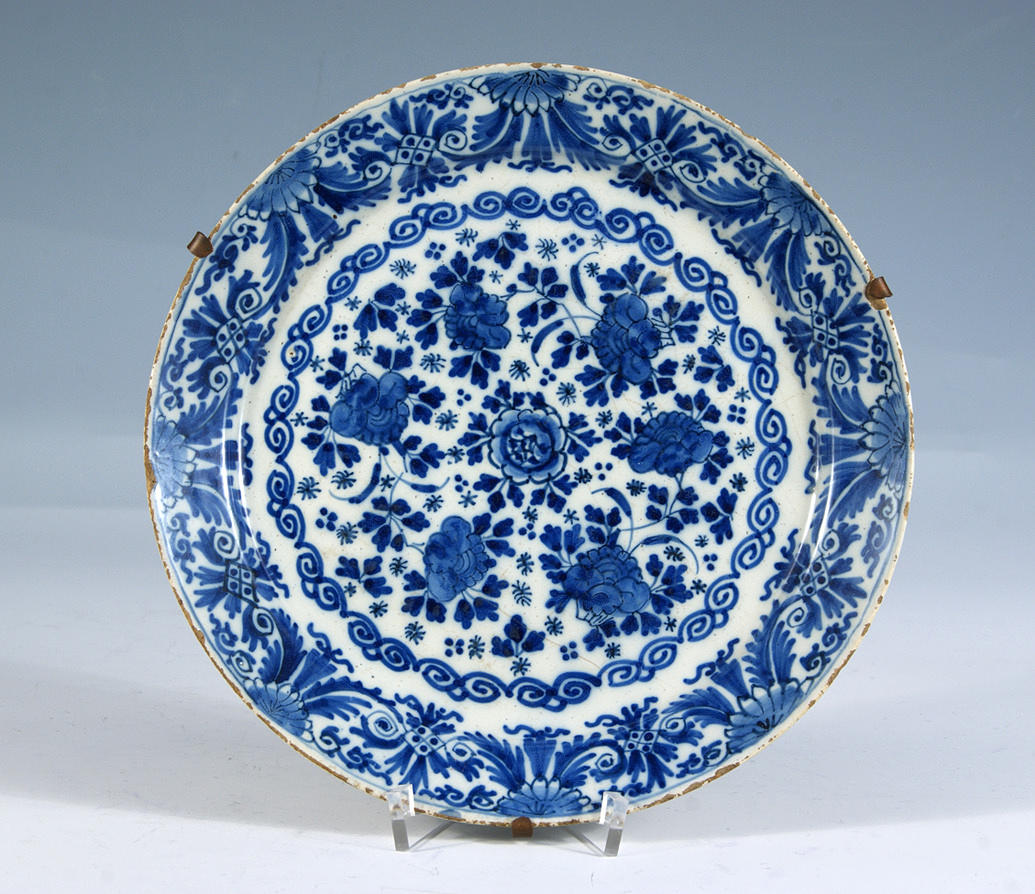 LITEN VÄGGPLATTA. porslin. Kina, troligen 19 Århundrade.