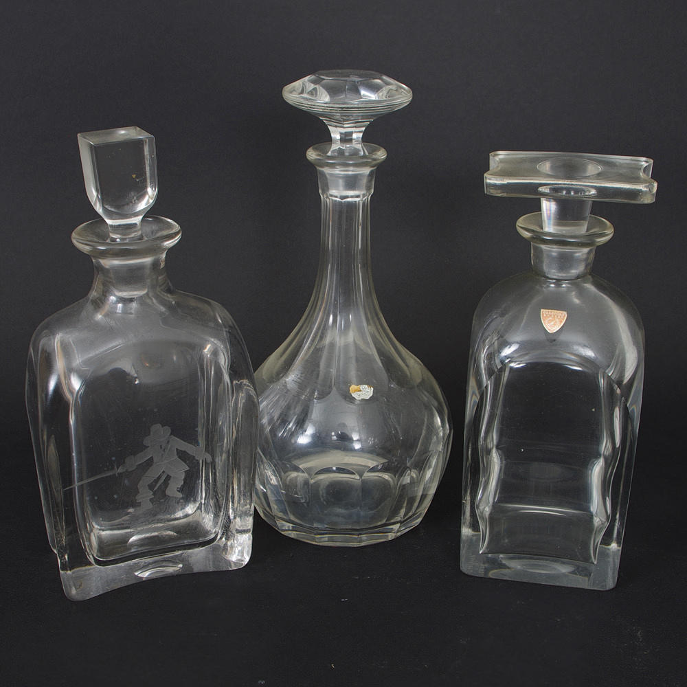 KARAFFER, 3 stycken, bl.a. Orrefors.