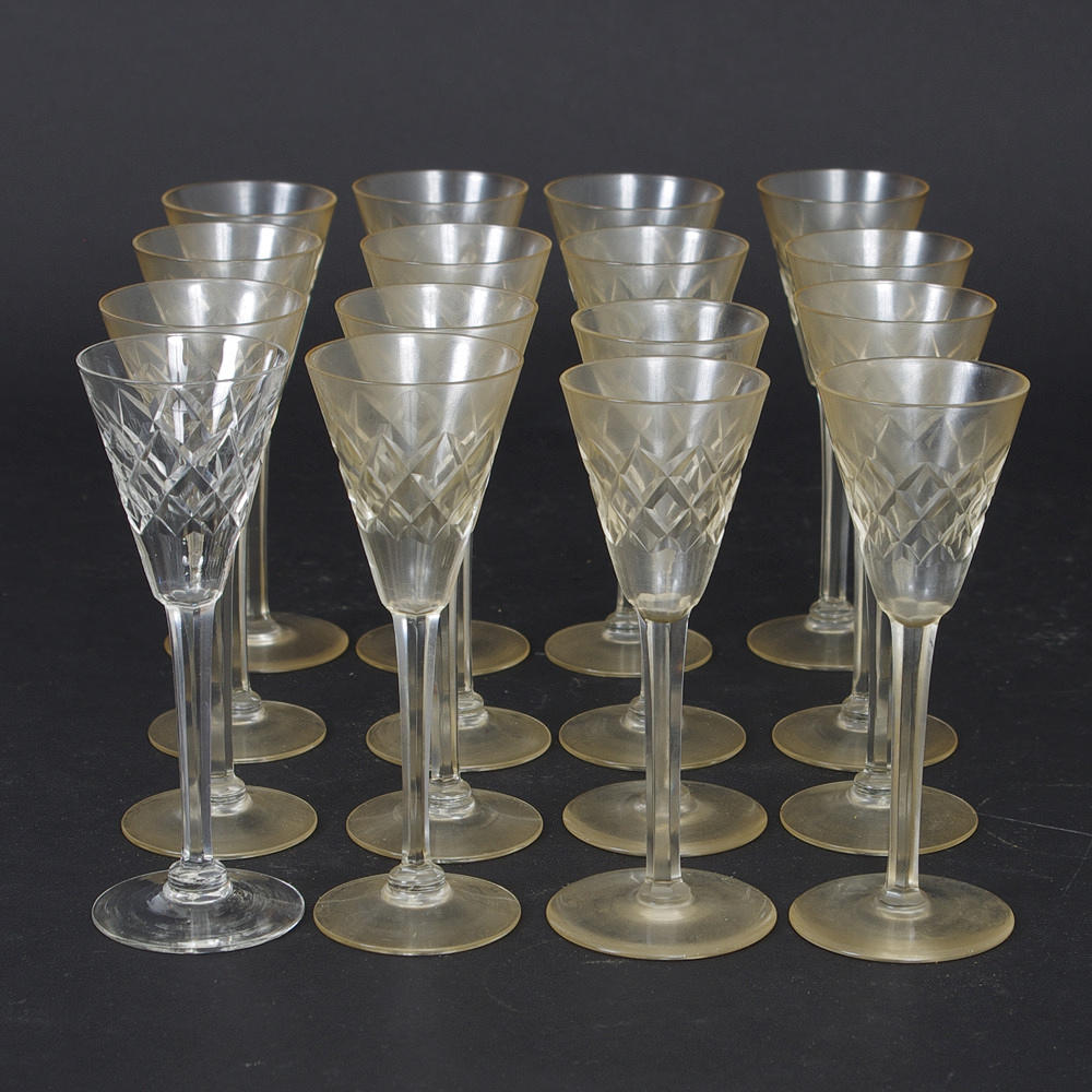 SNAPSGLAS, rutslipad kristall, tidigt 1900-tal.