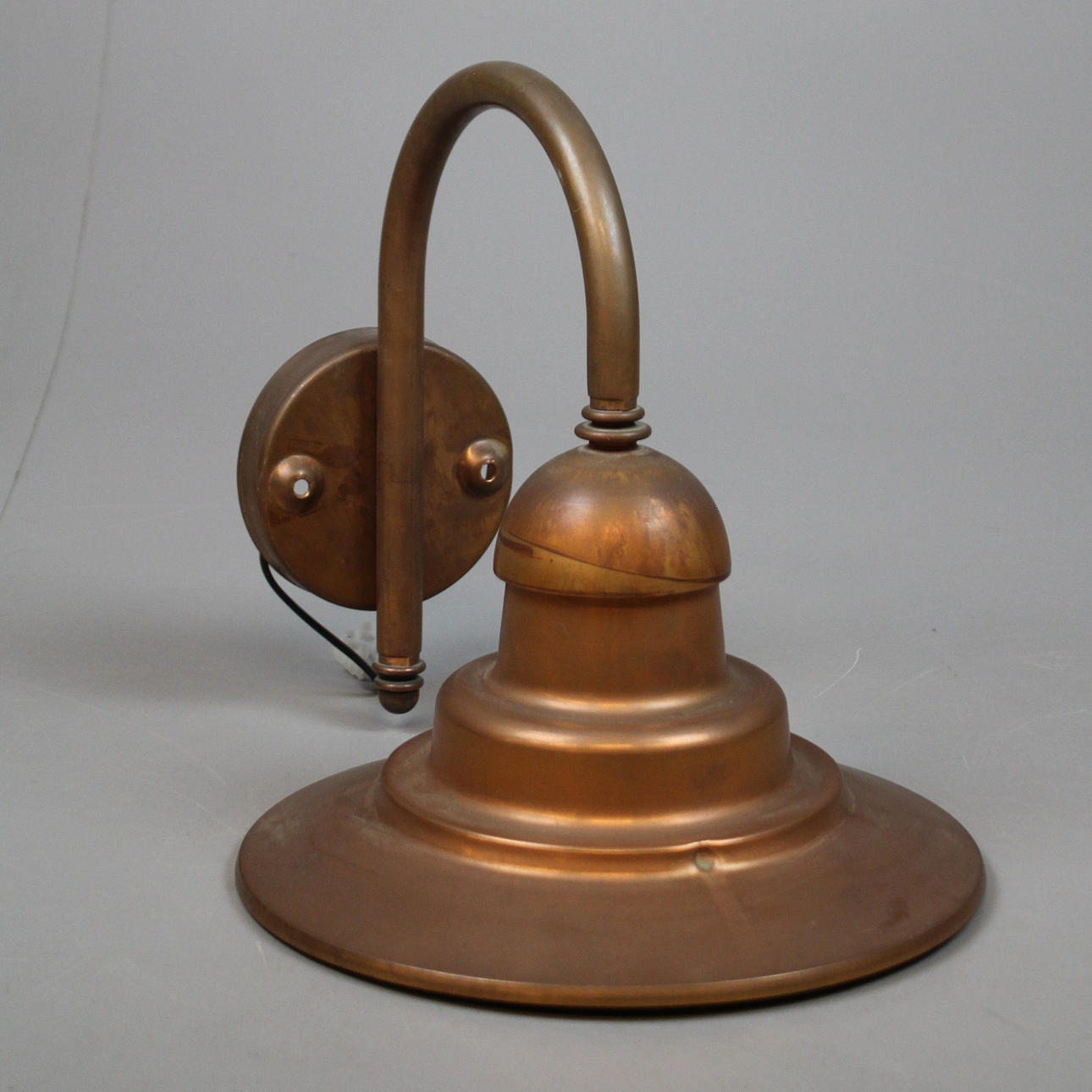 APLIQUE exterior cobre Massive.