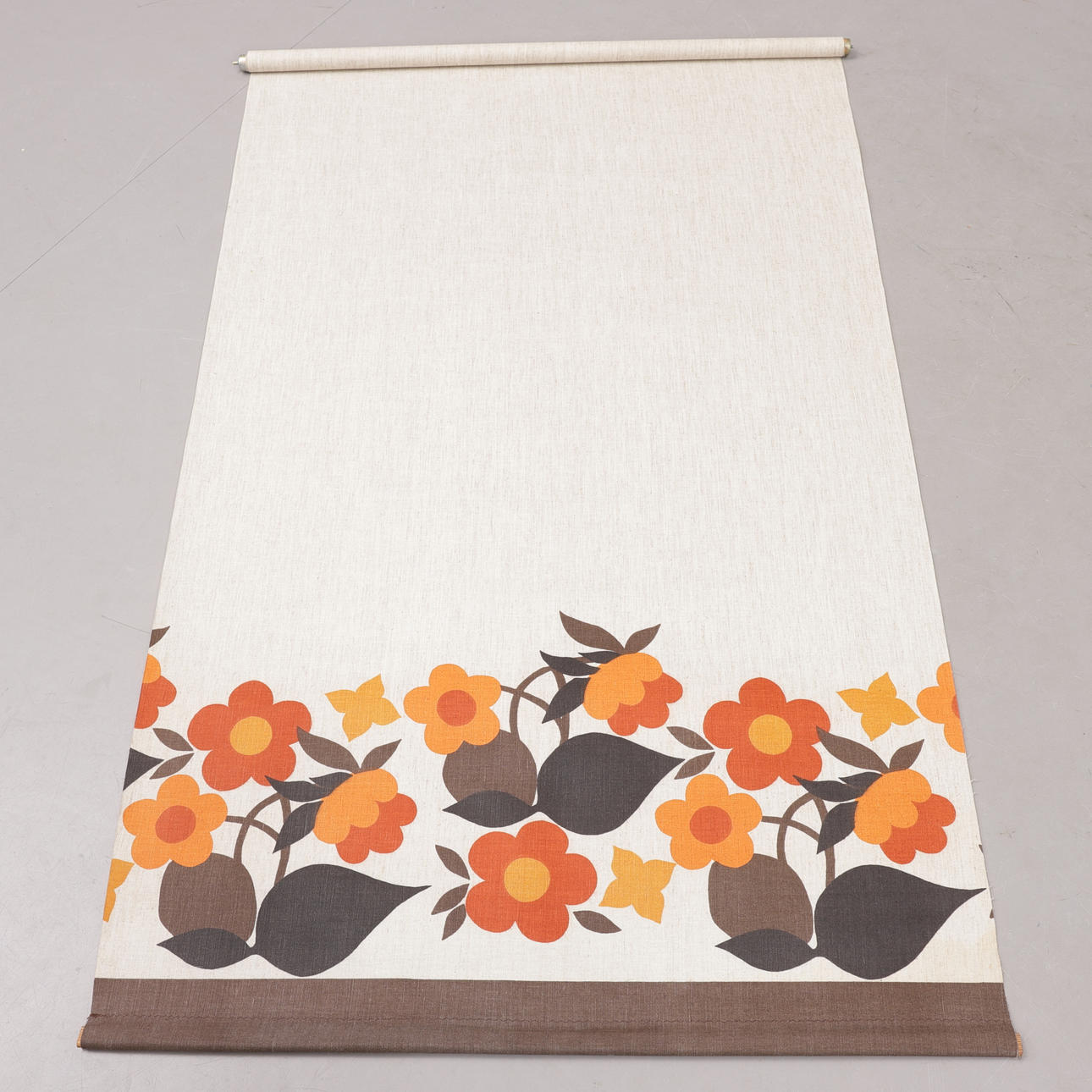 RULLGARDIN med blomtryck, 1970-tal.