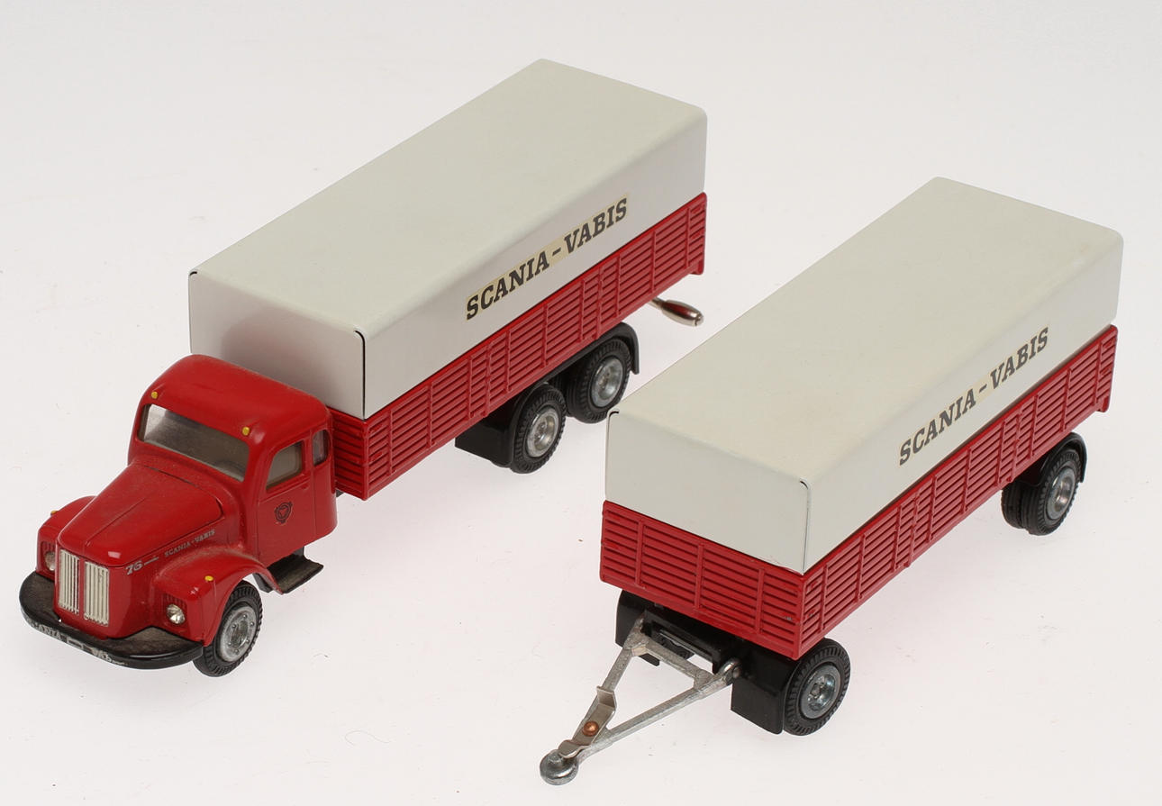 MODELLBIL TEKNO SCANIA-VABIS 451 med trailer 452.