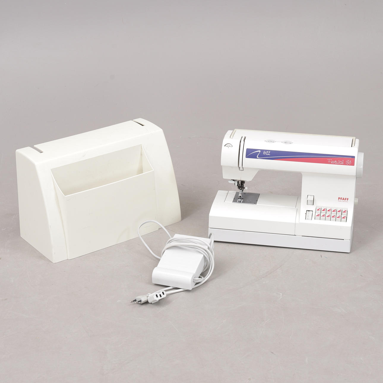 SYMASKIN, Pfaff 6122.