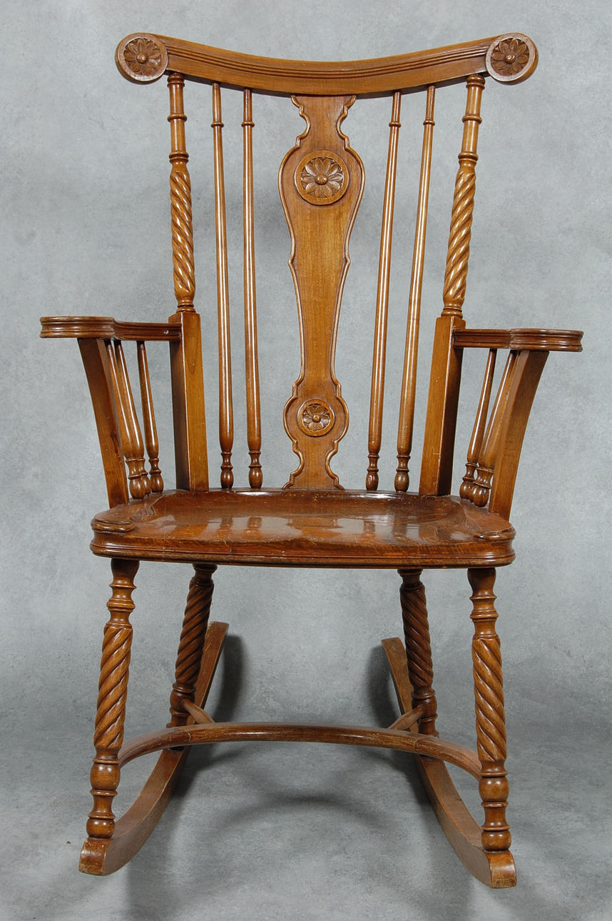 GYNGESTOL. Engelsk stil, 1900-tallet.