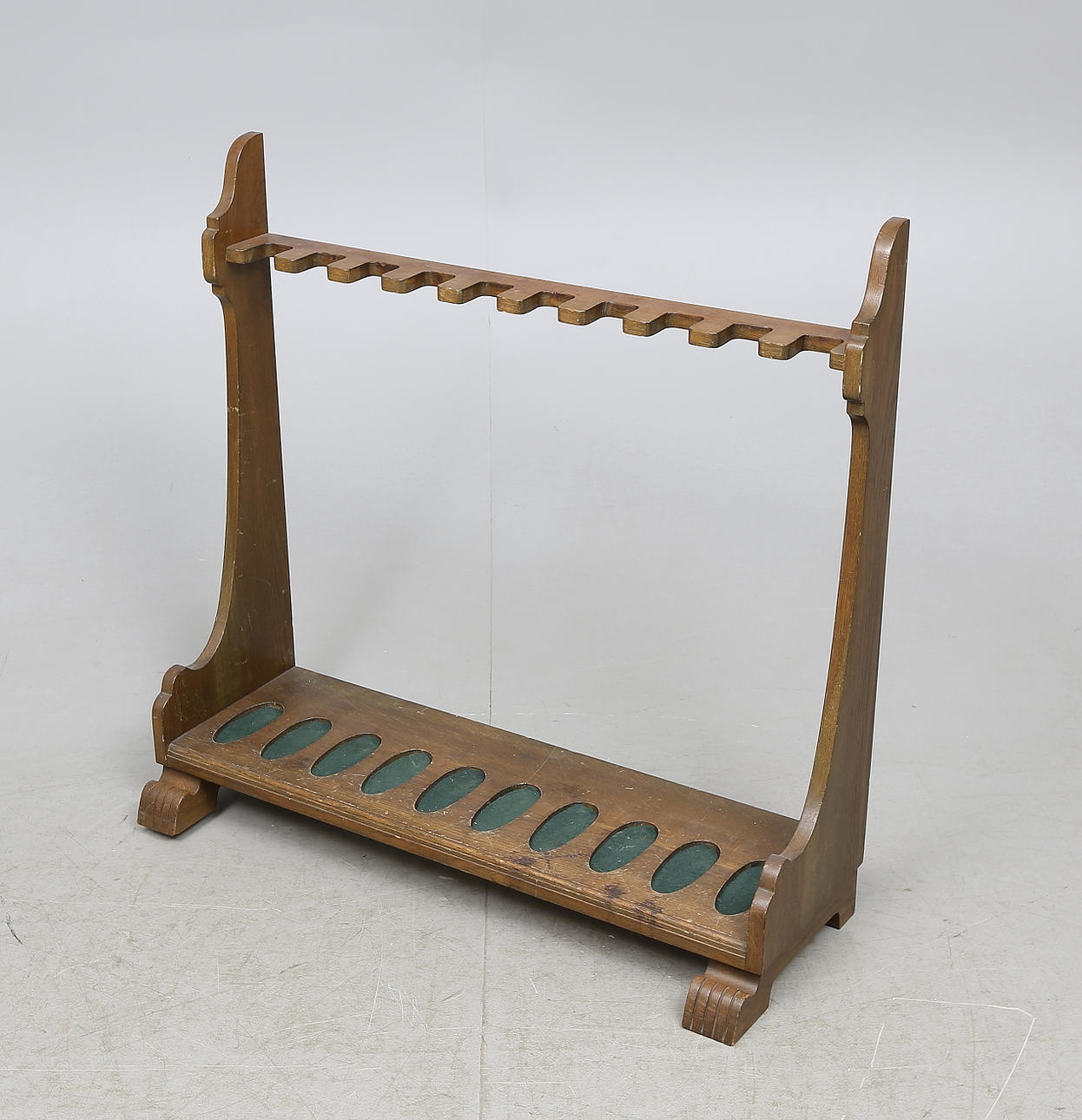 VAPENSTÄLL för 10 vapen, ek, barockstil, 1900-tal.