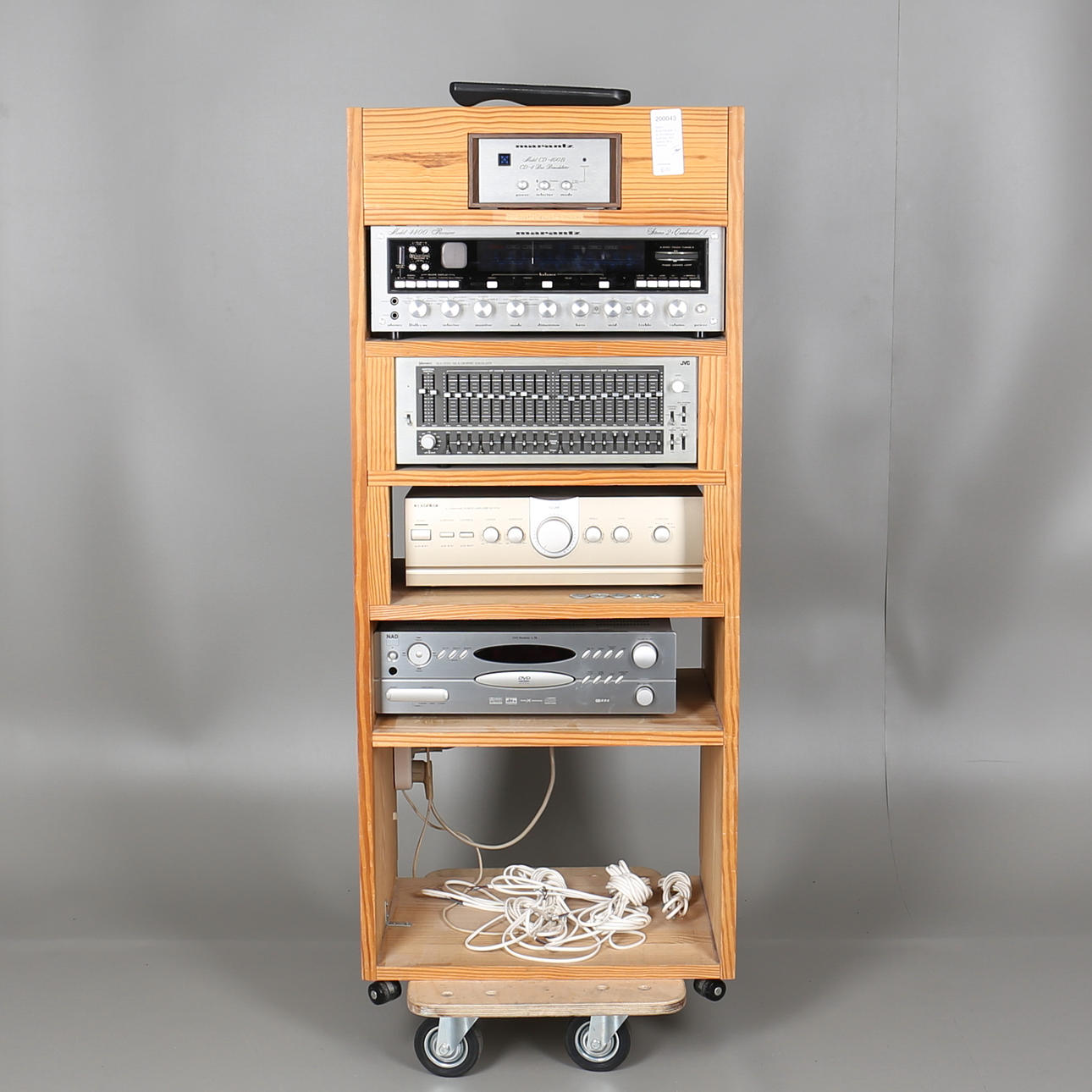 PARTI ELEKTRONIK. 5 st. Förstärkare, ljudmixer, dvd-spelare. Bl a Marantz, NAD.