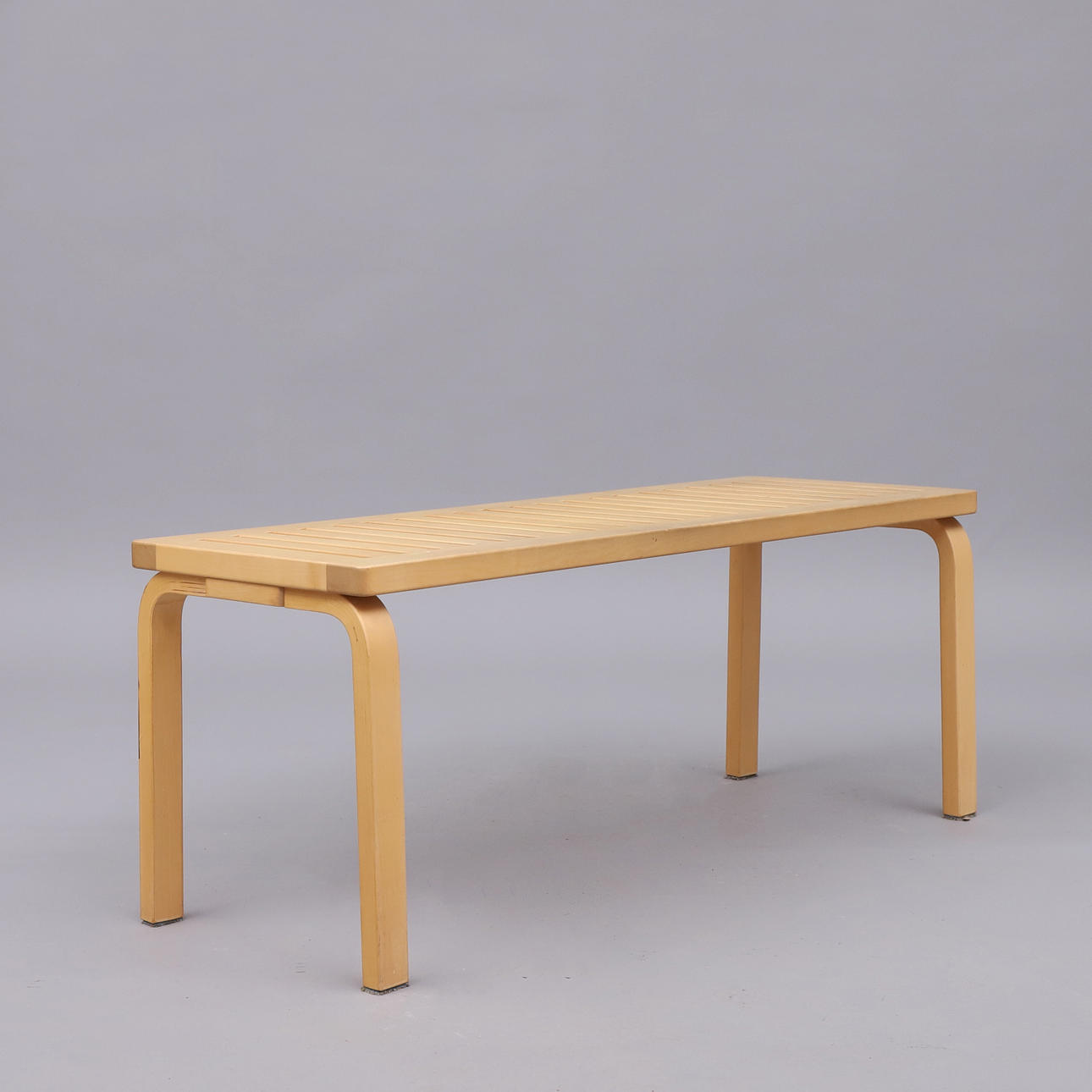 ALVAR AALTO. Birkenbank, Artek.