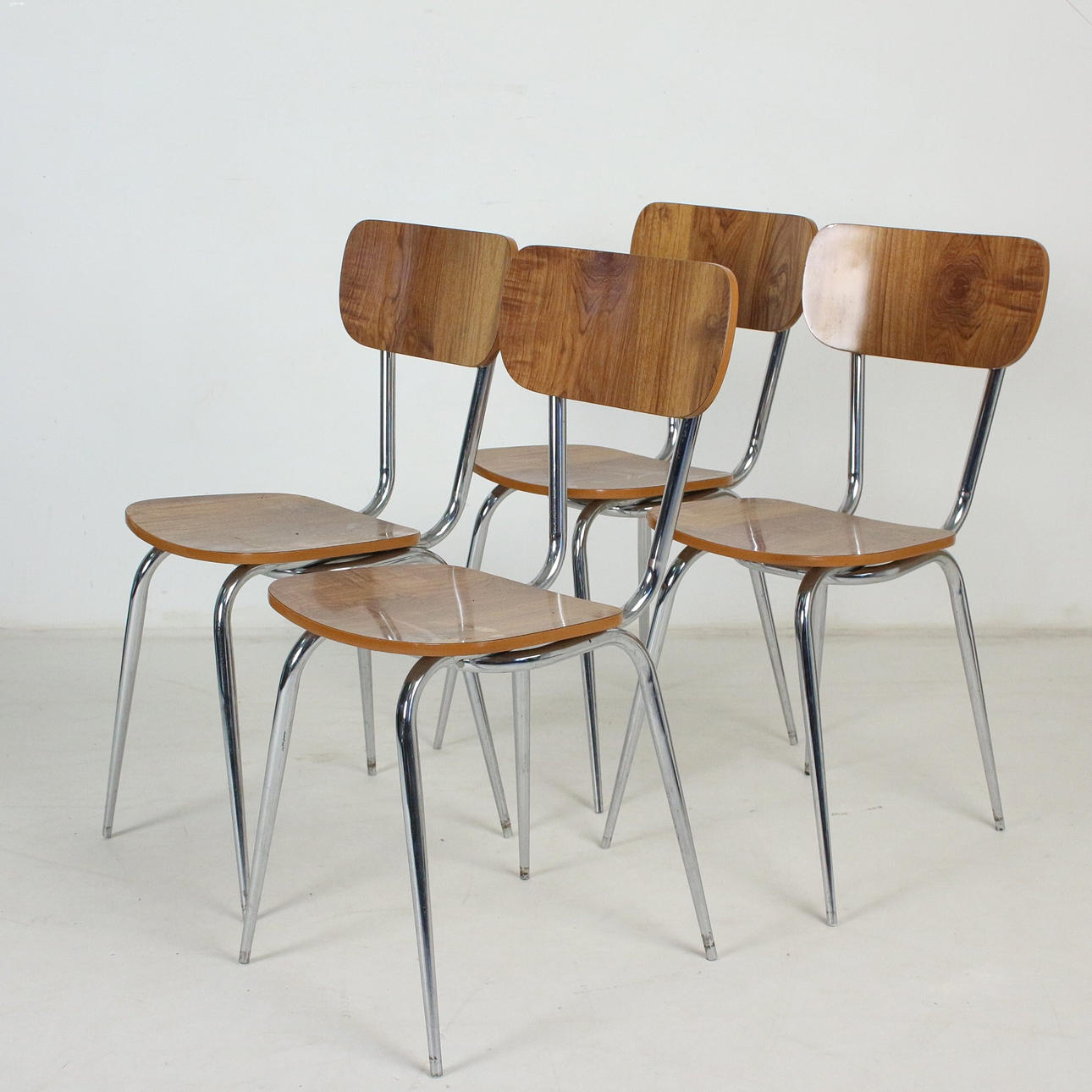 Stabelstole, krydsfiner, valnød, 4 stk.