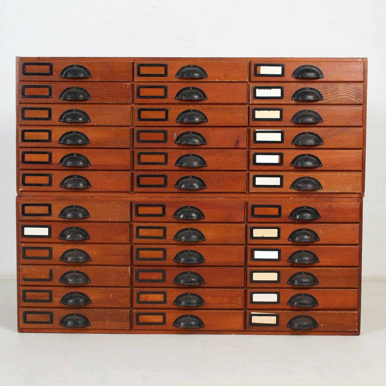 Schubladenschränke/ Archivschränke, gezapft, 2 Stück.