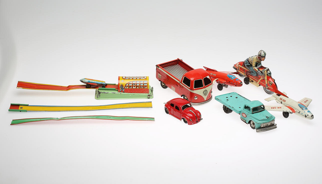 SHEET TOYS, 1950s / 60s.