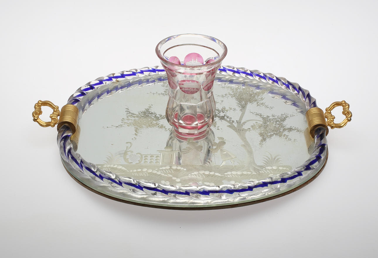 SPEGELBRICKA med vas.