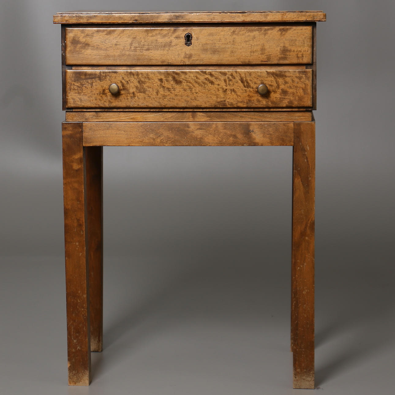 SYBORD med låda. 1940-tal.