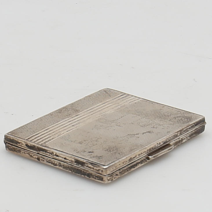 CIGARETTEUI. Sterling silver. Marked 925. Weight about 80 grams.