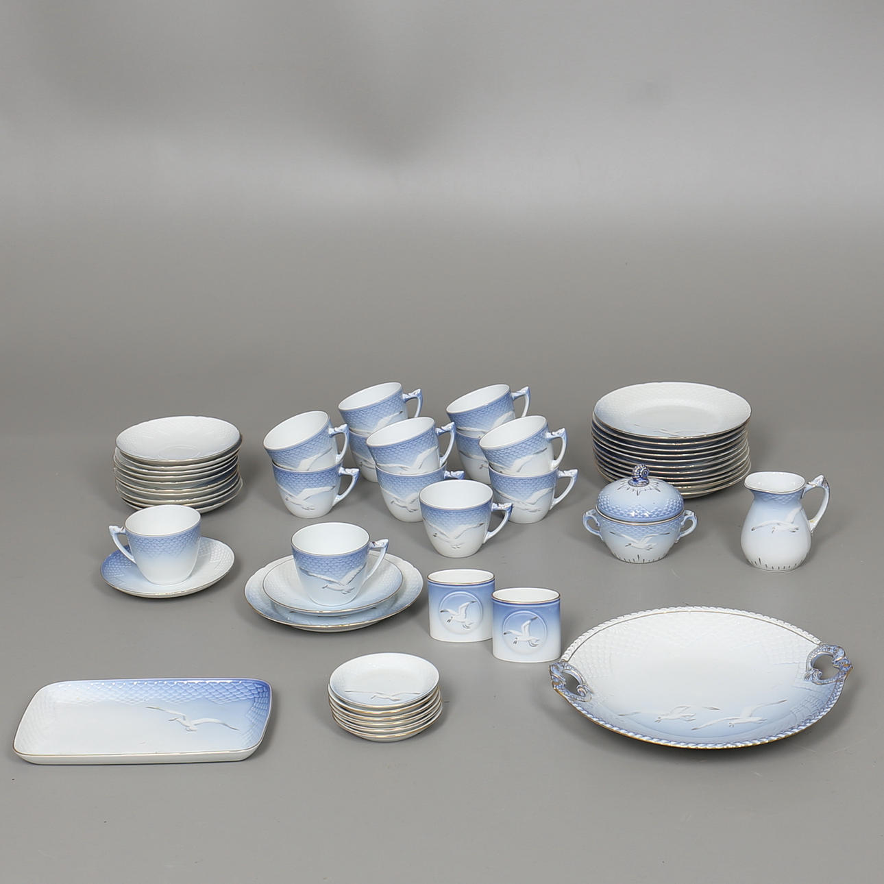 KAFFESERVIS. 49 delar "Blå måsen" Bing & Gröndal. Danmark.