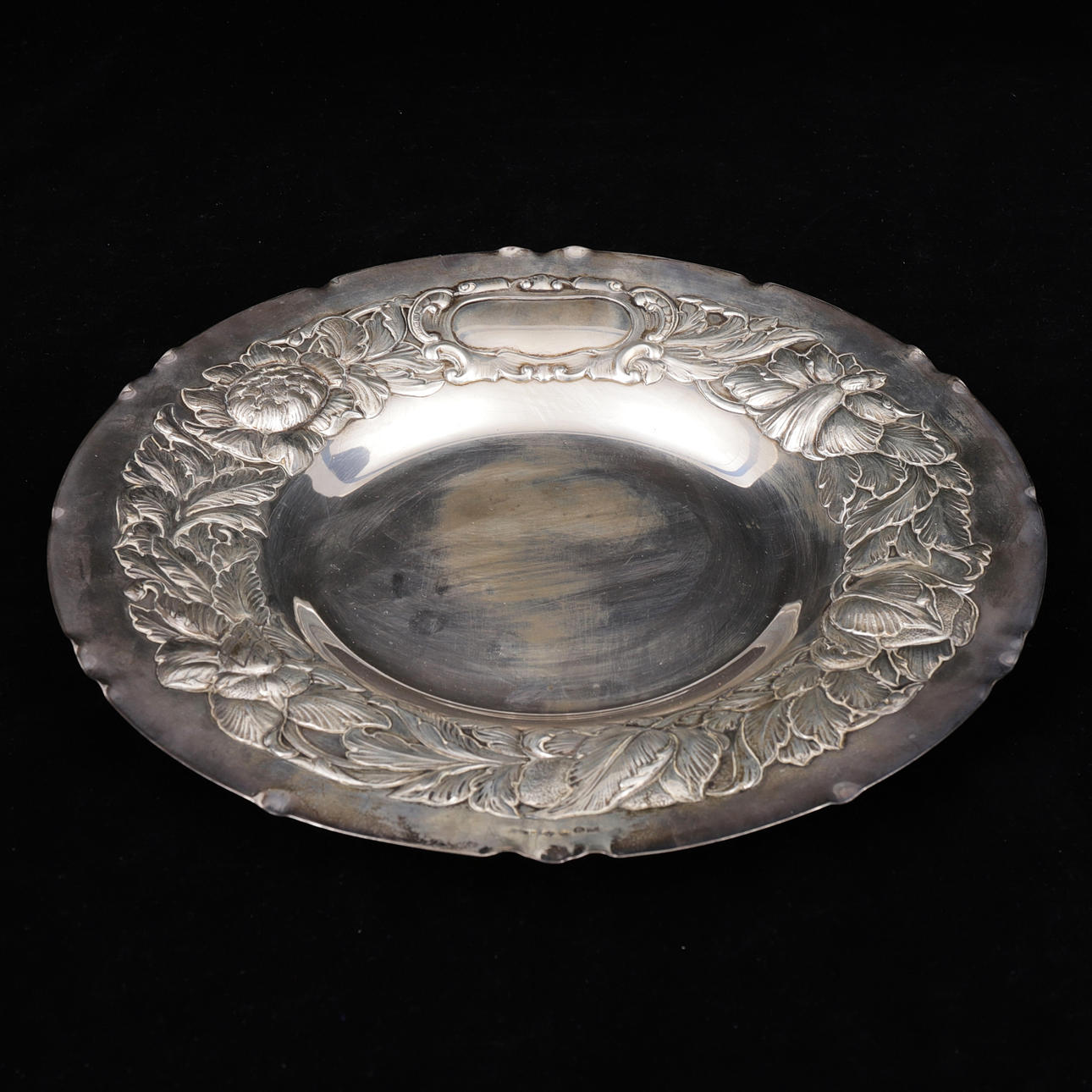 BRICKA, silver, GAB, 1935, vikt 610 gram.