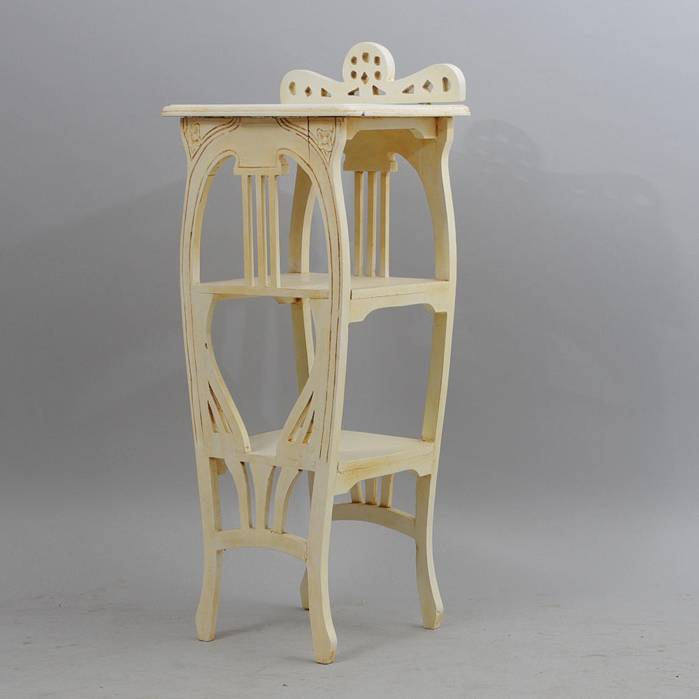 BLOMSTERBORD med hyllor, vitmålat, samtida.