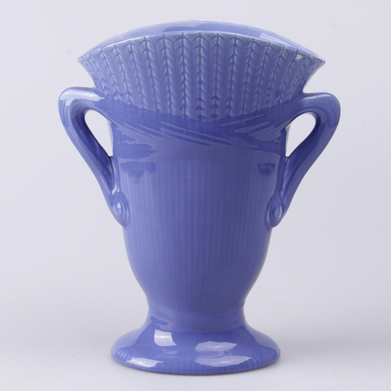 VAS, porslin, Louise Adelborg, Rörstrand, 1900-talets första kvartal.