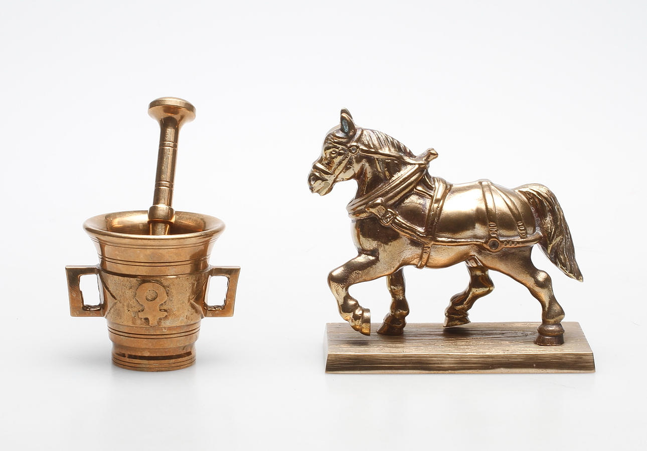 MÄSSINGSFÖREMÅL, 2 delar, Bersbo.