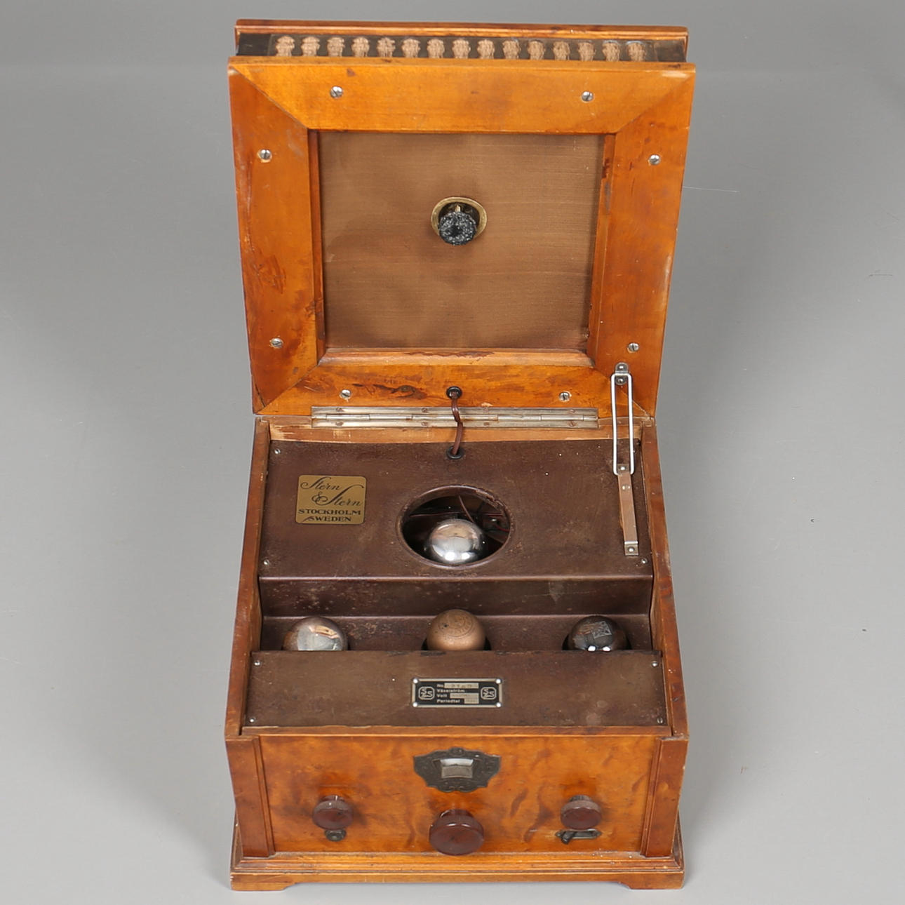 RADIOAPPARAT. Stern och Stern, Stockholm. 1920-tal.