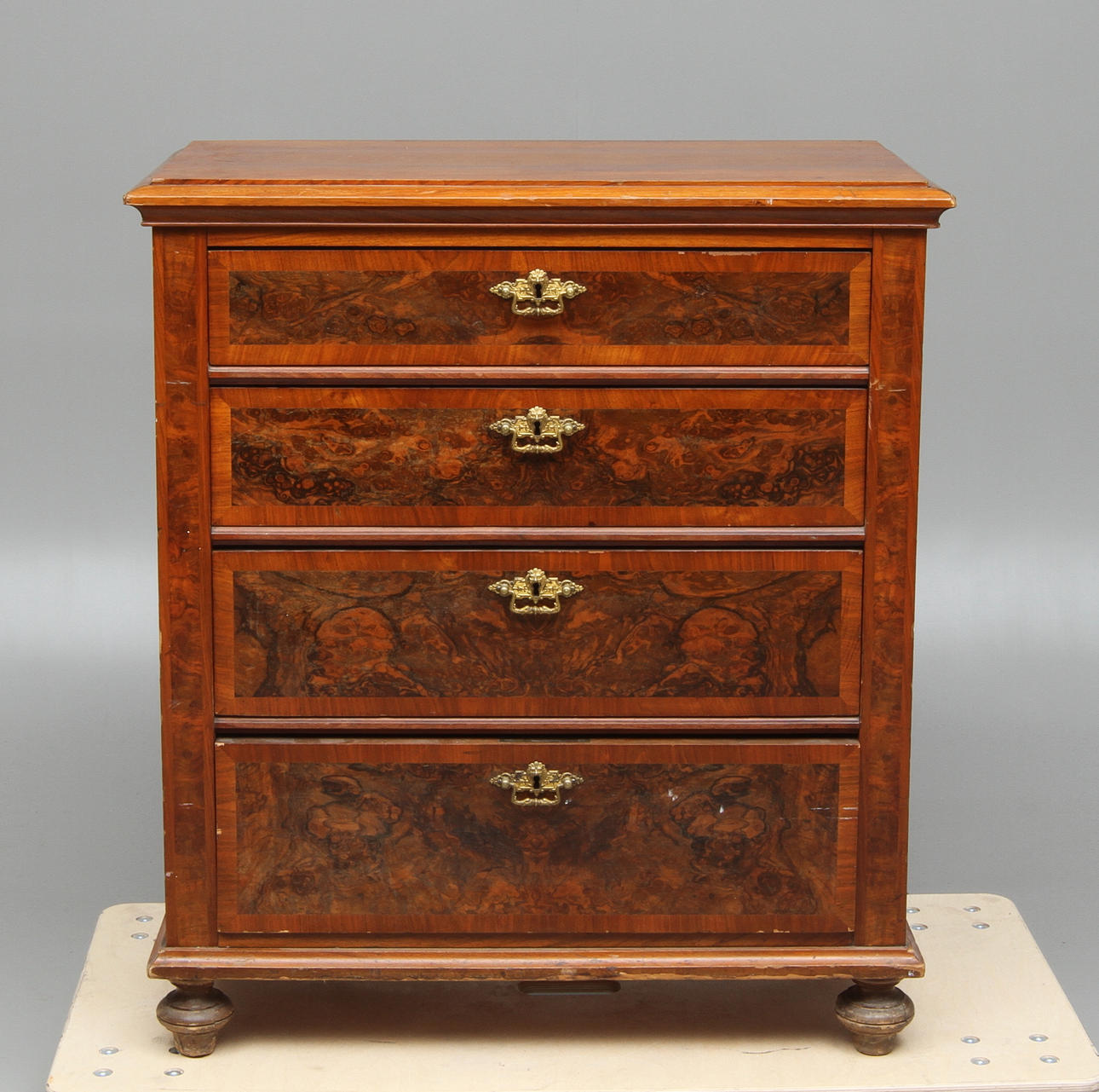 BYRÅ, nyrenässans, 1800-tal.