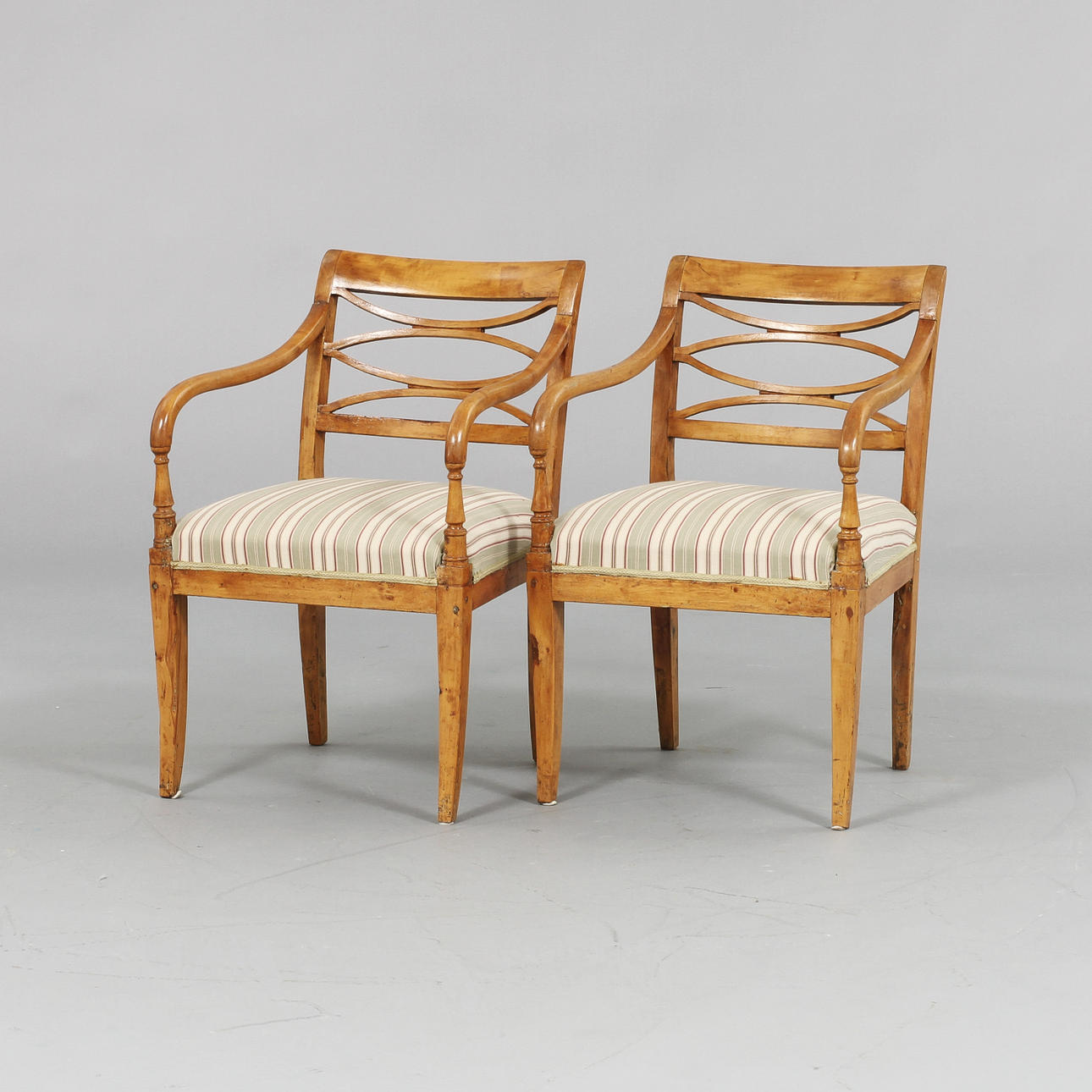 KARMSTOLAR, 1 par, Karl Johan, troligtvis Nils Andersson Hassungared/Lindome,1800-tal.