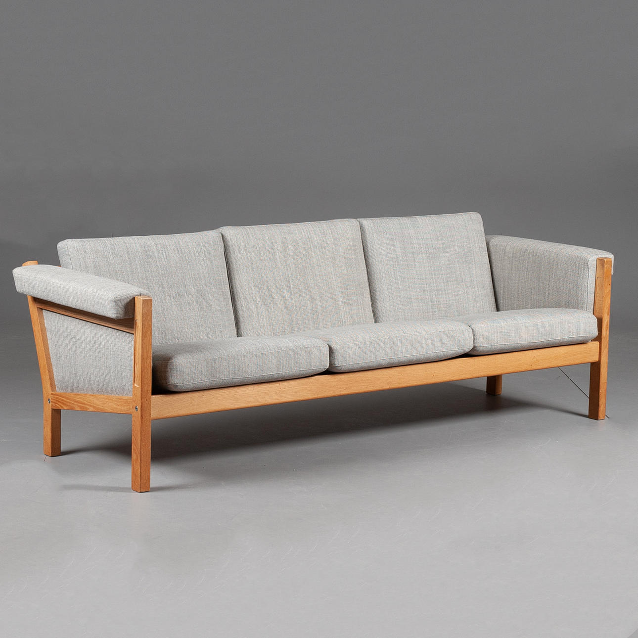 HANS J WEGNER. For goats, sofa model GE-40/3 solid oak. Denmark 1980.
