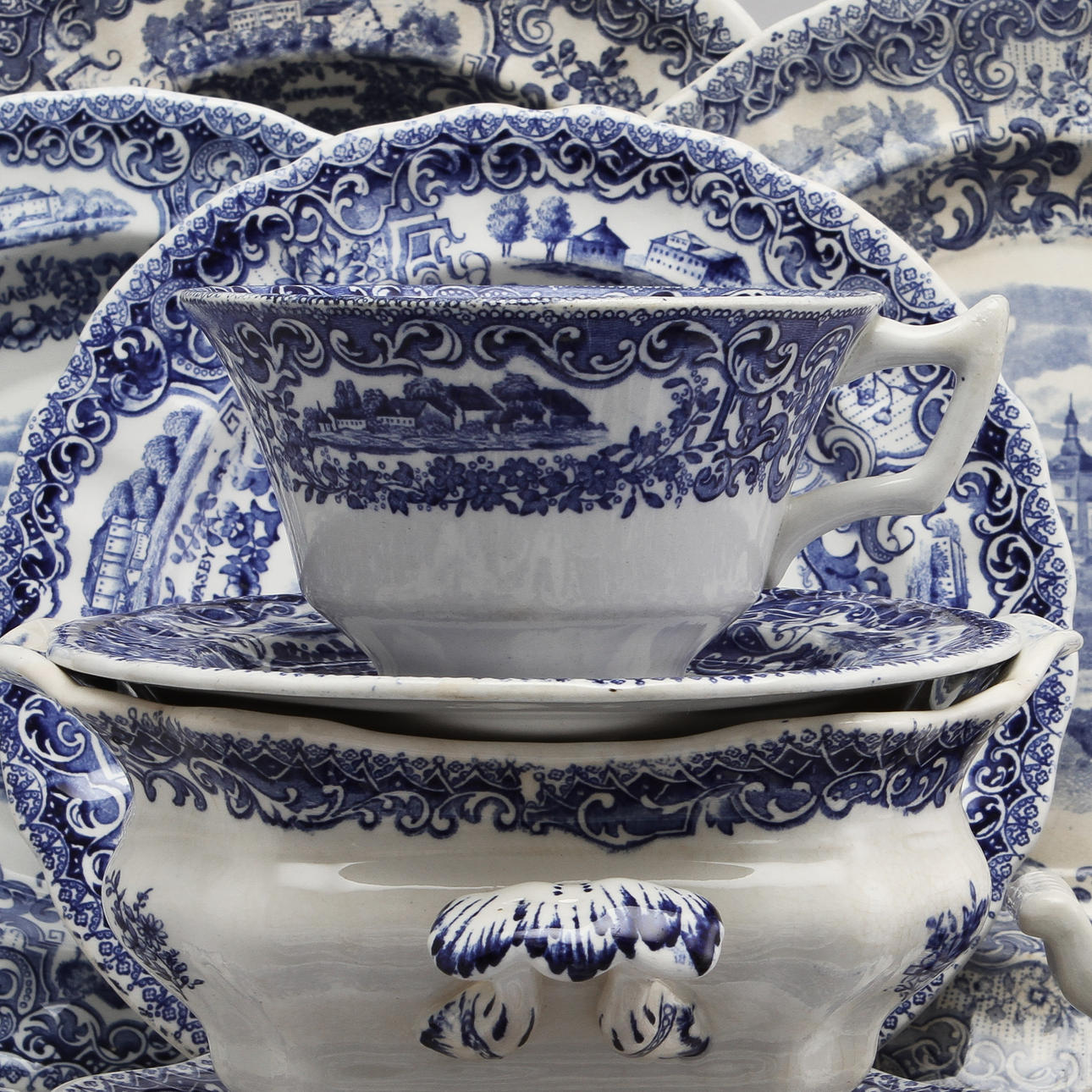 SERVIS, "Svenska slott", 39 delar, Rörstrand.