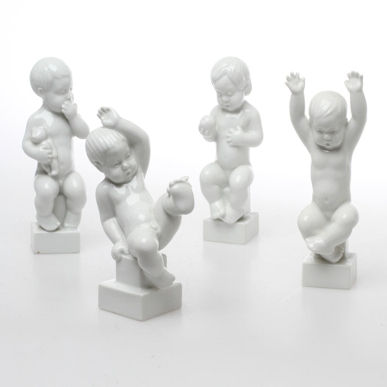 FIGURINER, 4 st, porslin, pojkar, Sven Lindhart, Bing & Gröndahl, Danmark, 1900-tal.