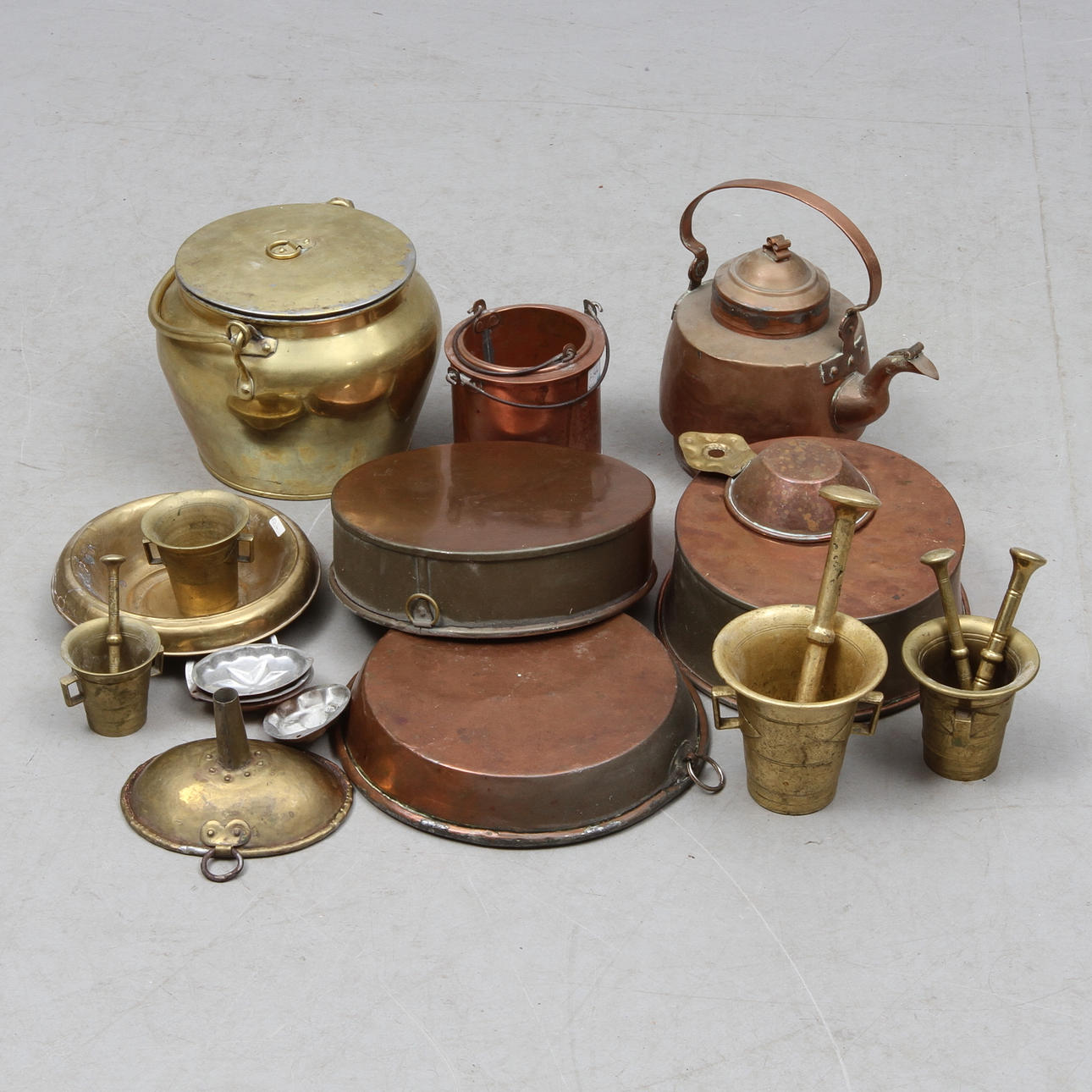 PARTI METALL, koppar och mässing. 1800/1900-tal.