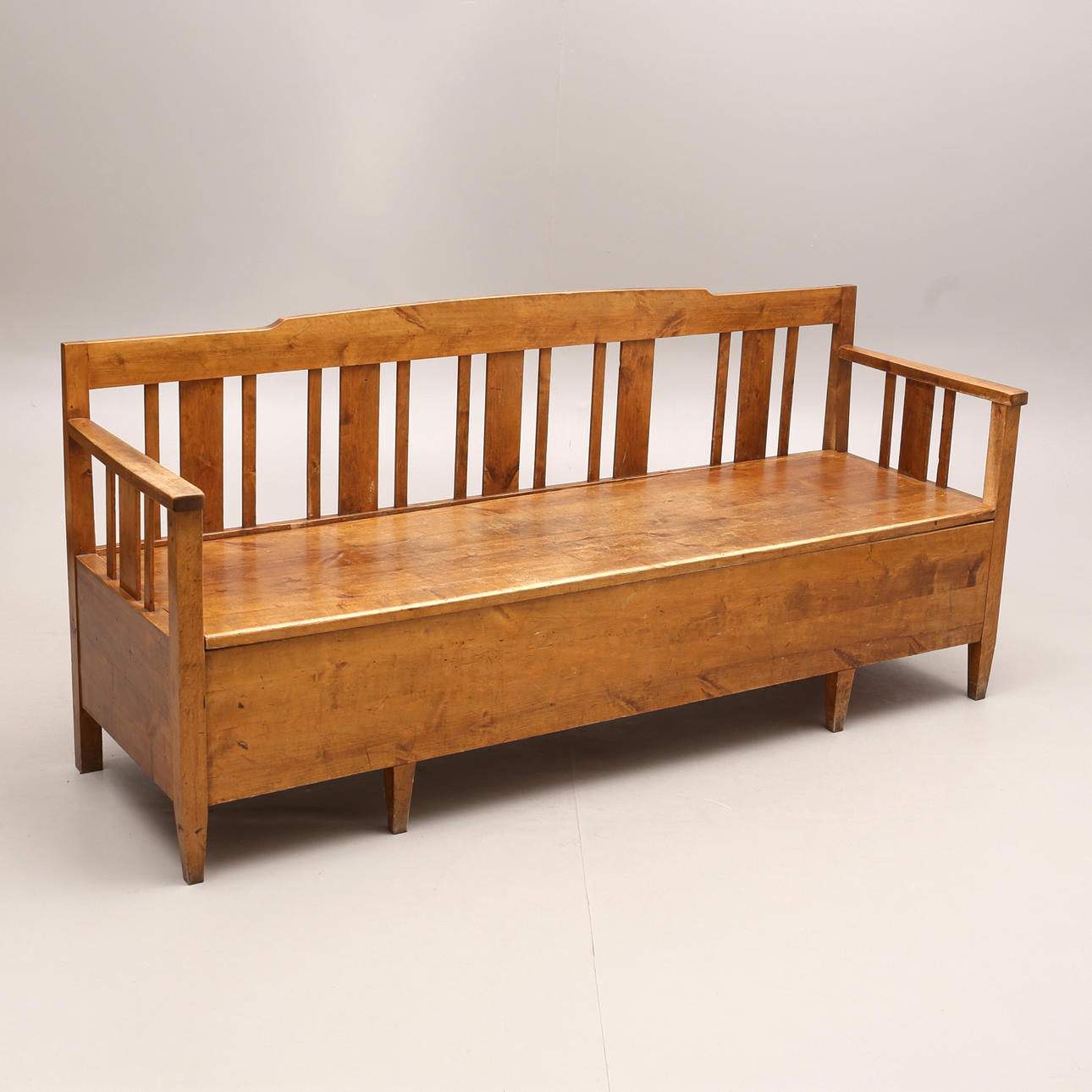 KEITTIÖSOHVA jatkeella, mänty.