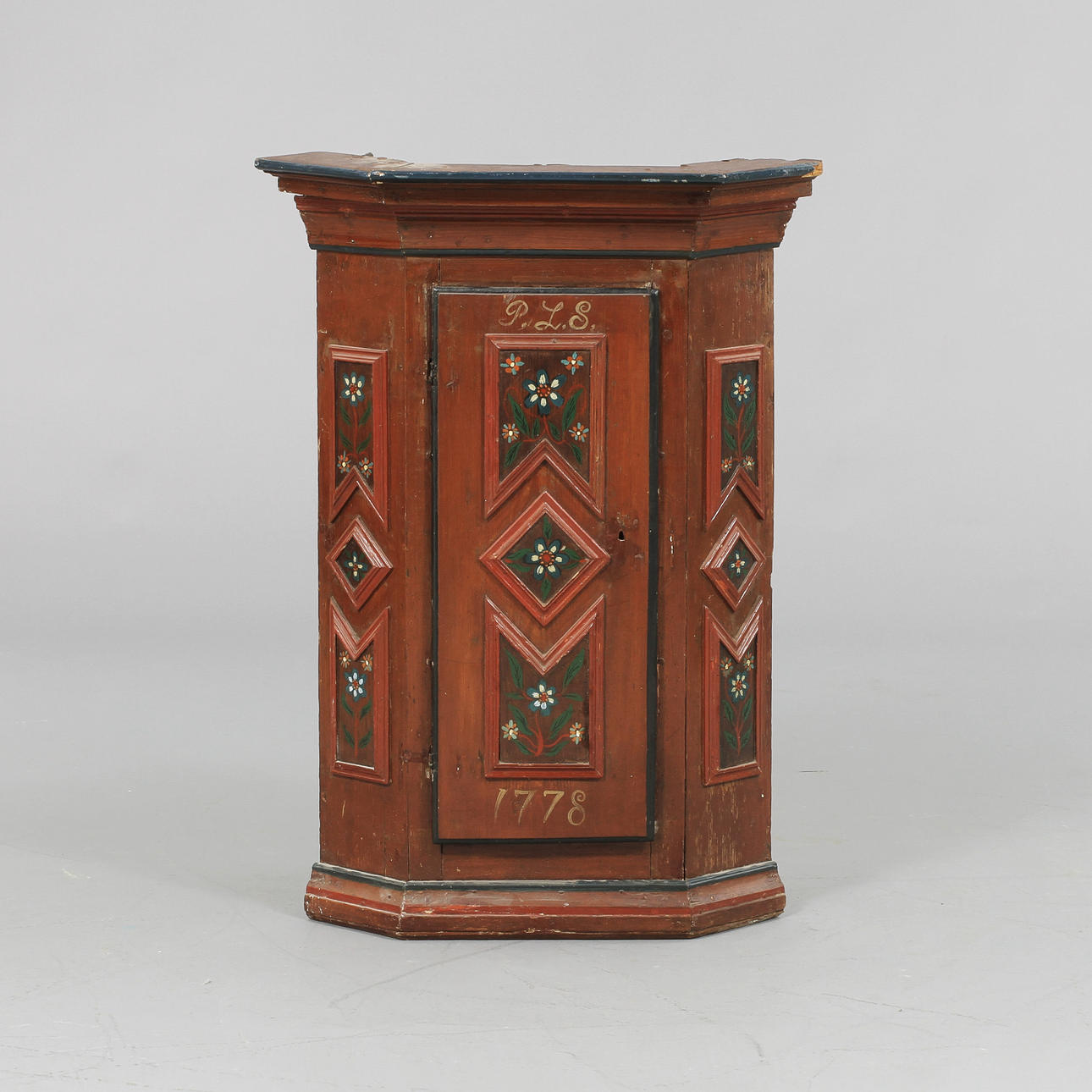 VÄGGSKÅP, allmoge, daterad 1778.