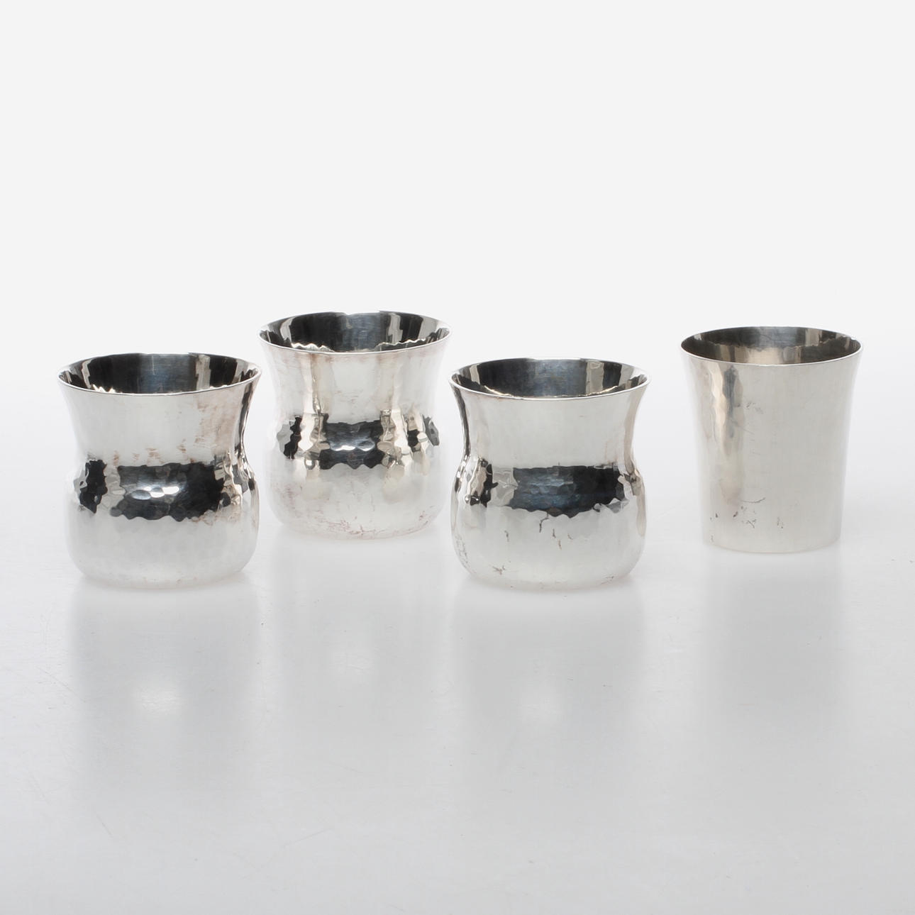 BÄGARE 3 st, silver, Löfman, MGAB, Uppsala, 1970 samt BÄGARE, silver, MEMA, Lidköping, 1971.