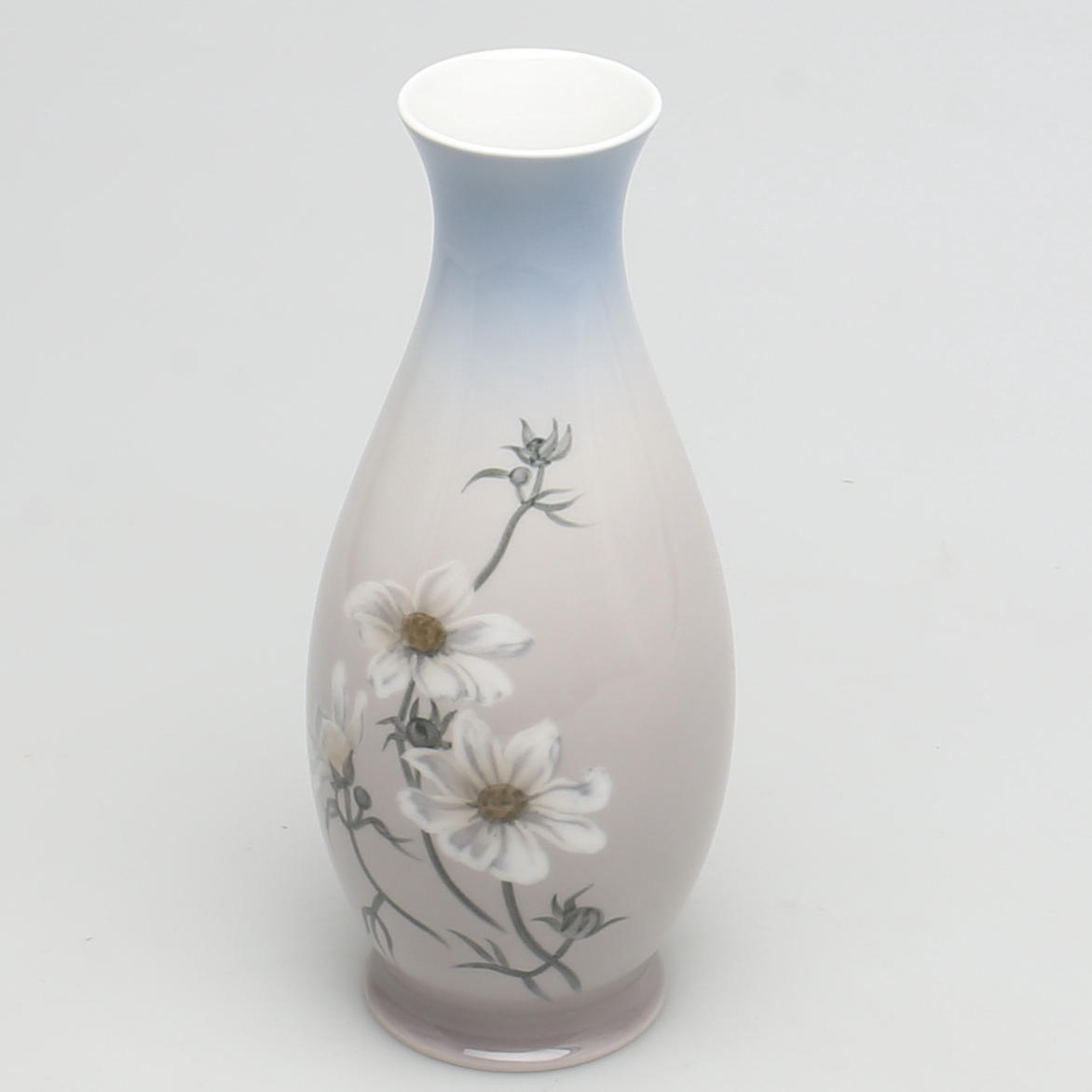 VAS. Porslin. Bing & Gröndal. Danmark.