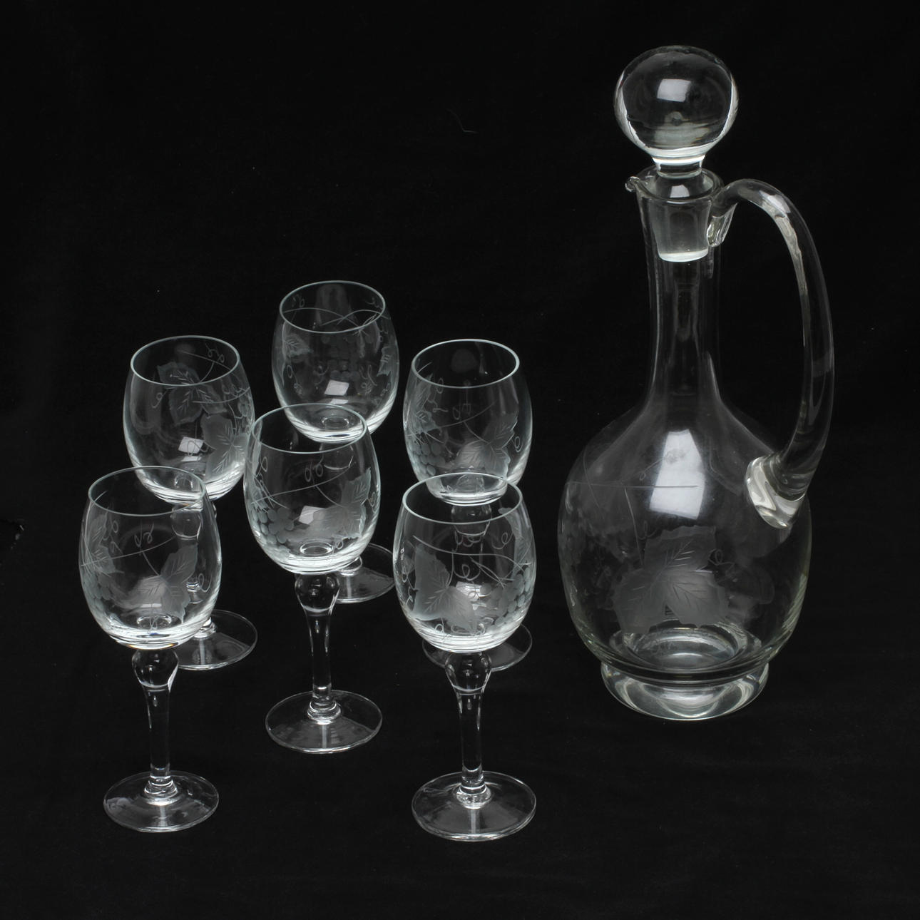 KARAFF samt VINGLAS 6 st, slipad dekor, 1900-tal.