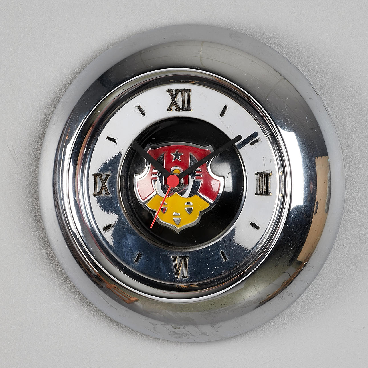 VÄGGKLOCKA, fälg Oldsmobile.