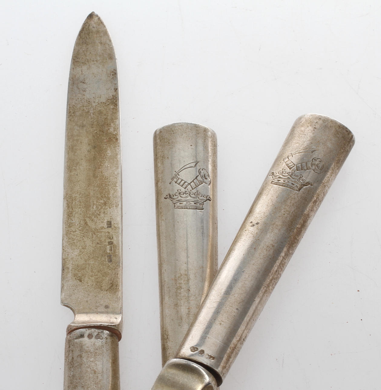 KNIVAR, 7+1 st, silver, B Erlandsson, Kristianstad, 1914 samt J Grönroos Silvervarufabriken, Kristianstad, 1931.