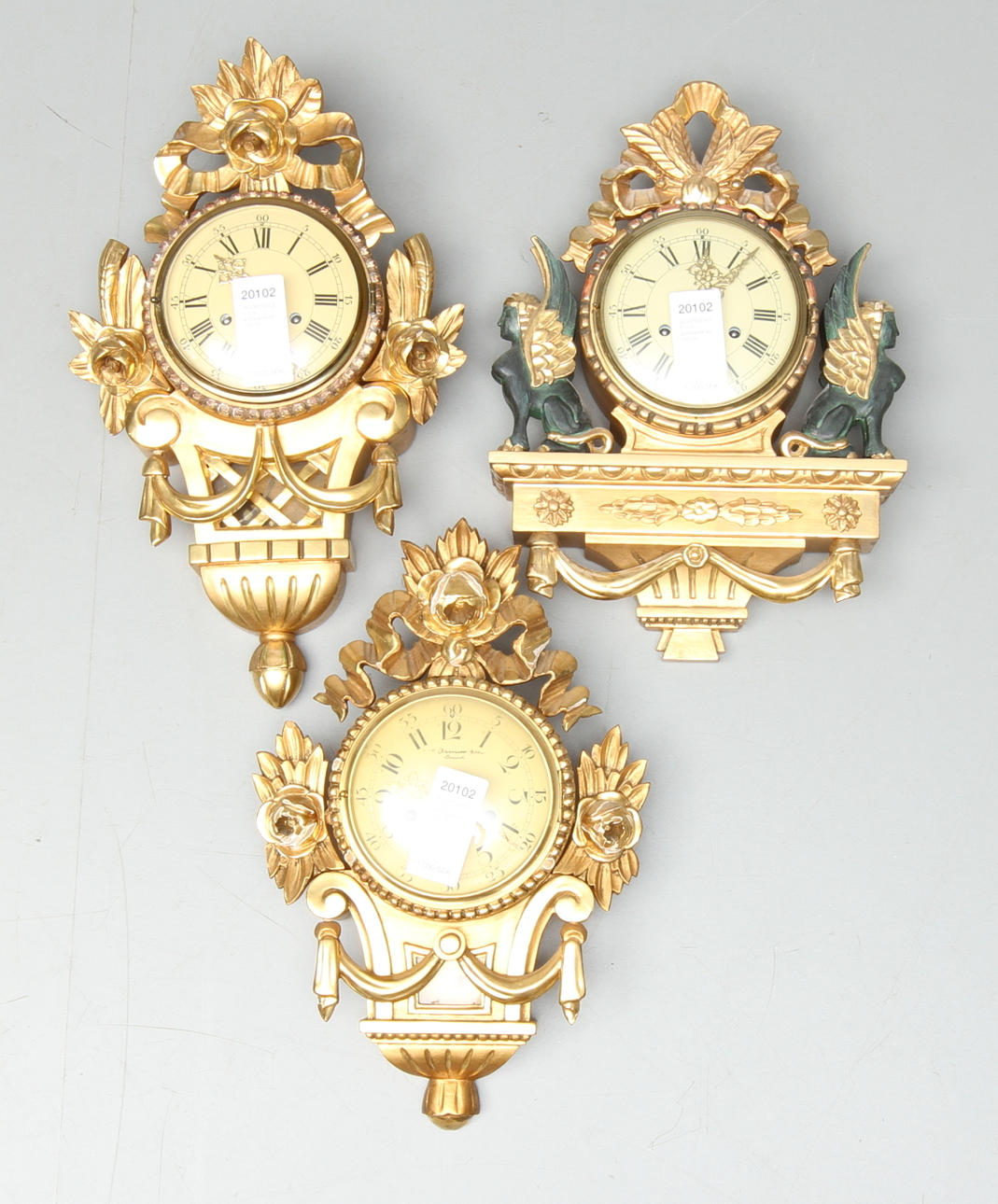 VÄGGPENDYLER, 3 st, gustaviansk stil, 1900-tal.