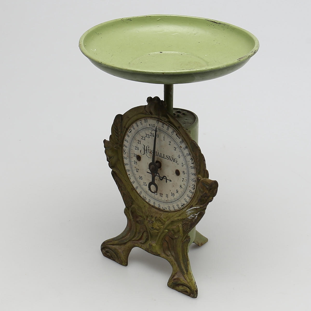 HUSHÅLLSVÅG i gjutjärn. 1900-talet.