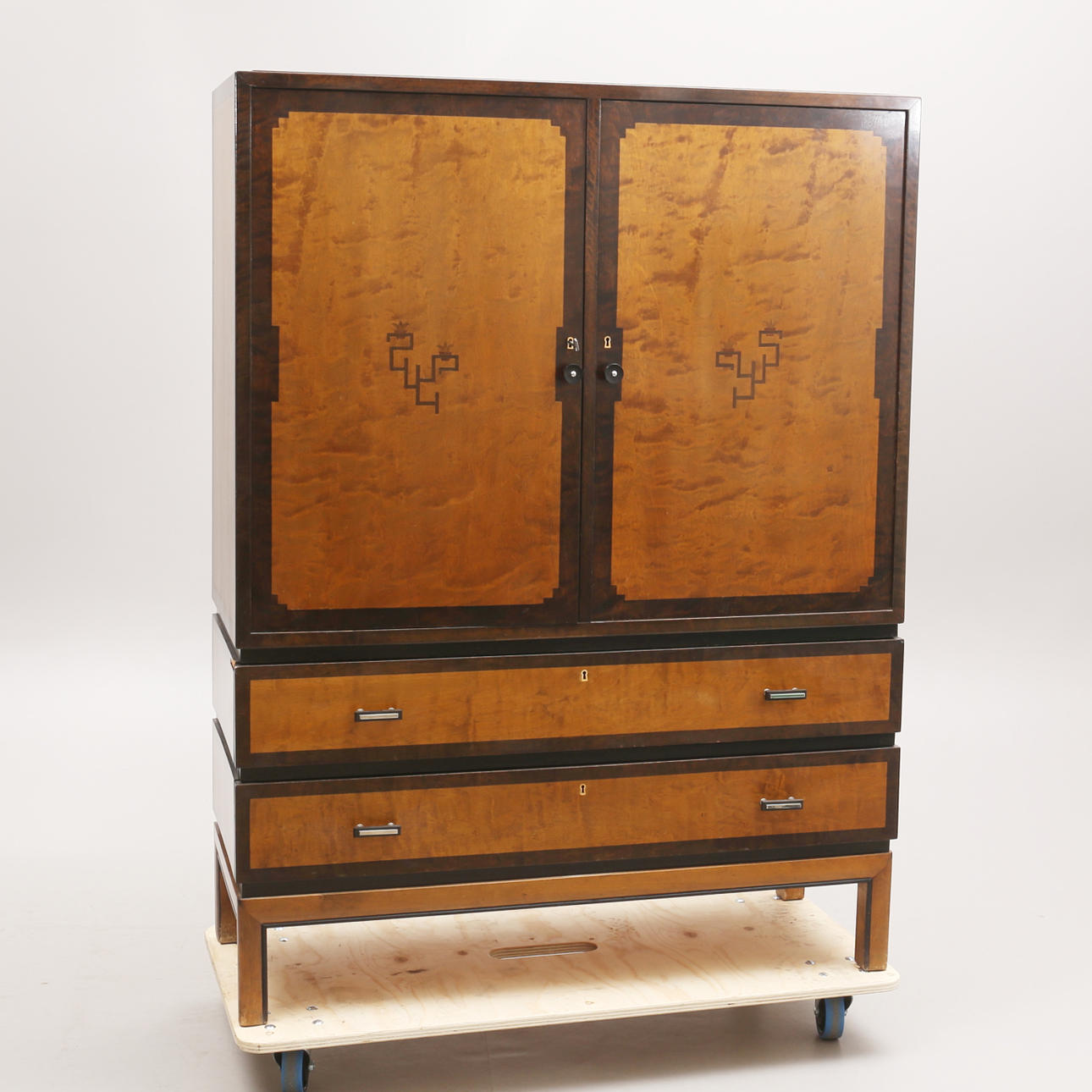 LINNESKÅP, Swedish Grace, 1920-tal.