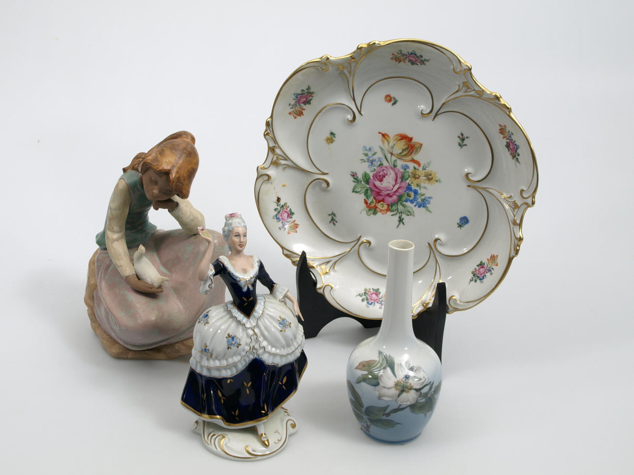 PARTI PORSLIN, 4 delar, bland annat Kunglig Dansk och Royal Dux.