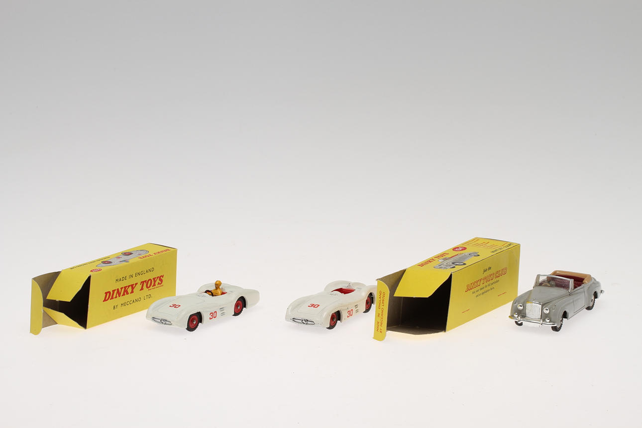 DINKY TOYS 2 stycken 237 MB och 194 Bentley Coupe, delvis originalkartonger.