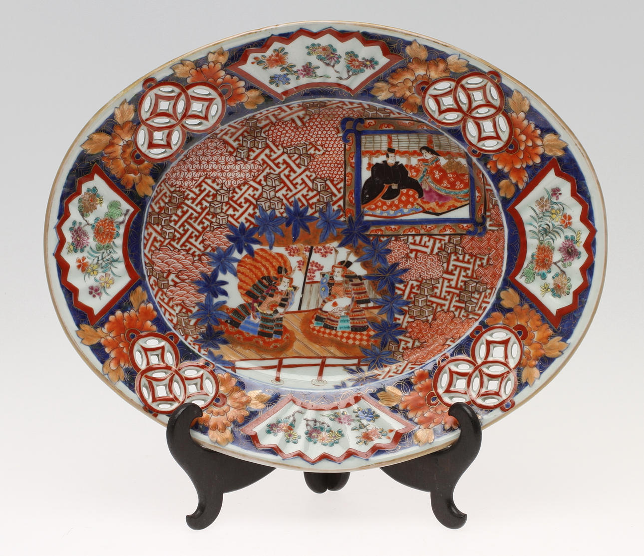 FAT, med genombrutet brätte, porslin, Imari, Japan.