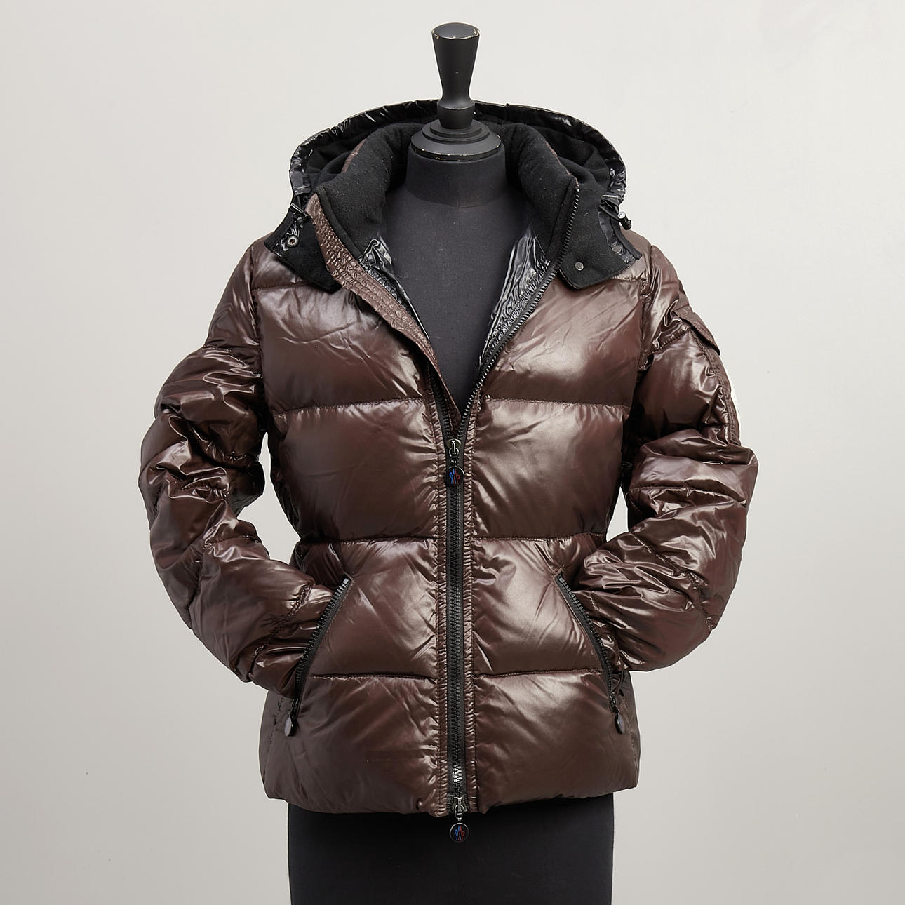 MONCLER. down jacket, brown nylon, two front pockets. Vintage  