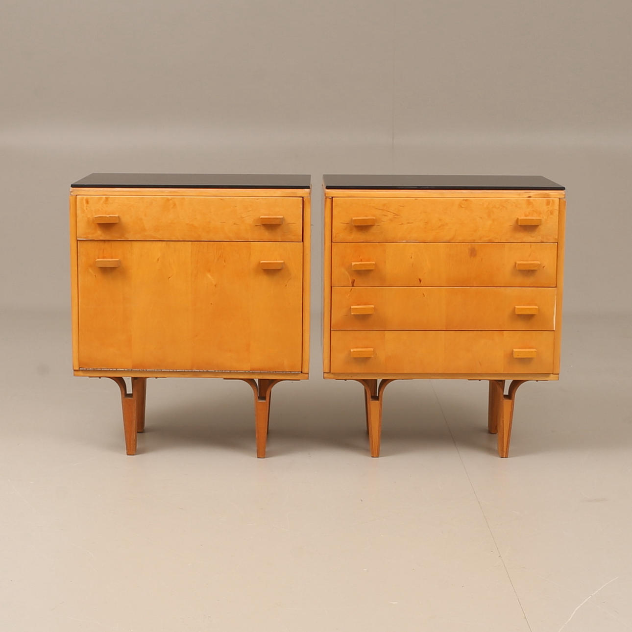 NATTDUKSBORD, 2 stycken, 1900-tal.