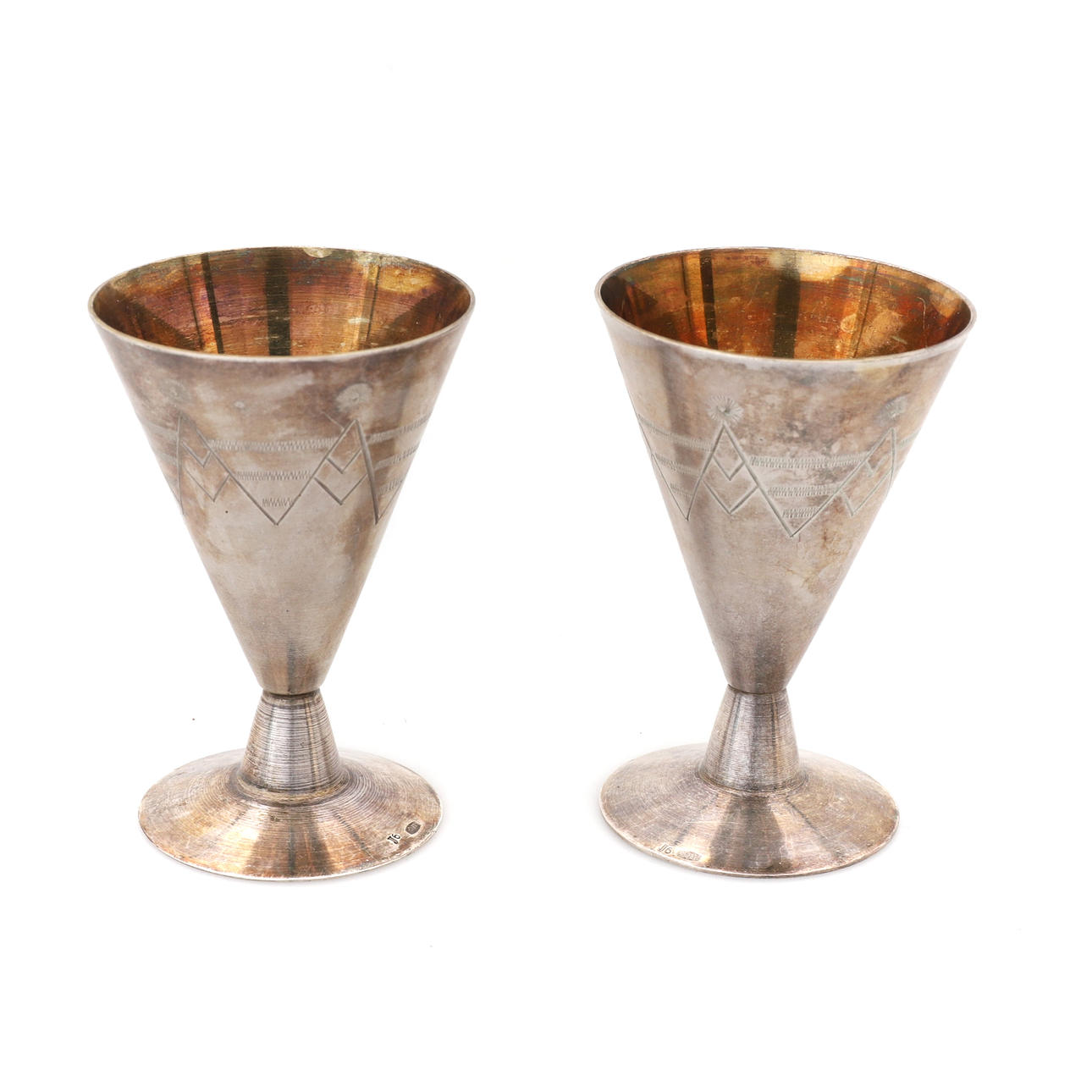 ET PAR ART DECO 875 MARK SØLV VODKA KOPPER, POLSK.